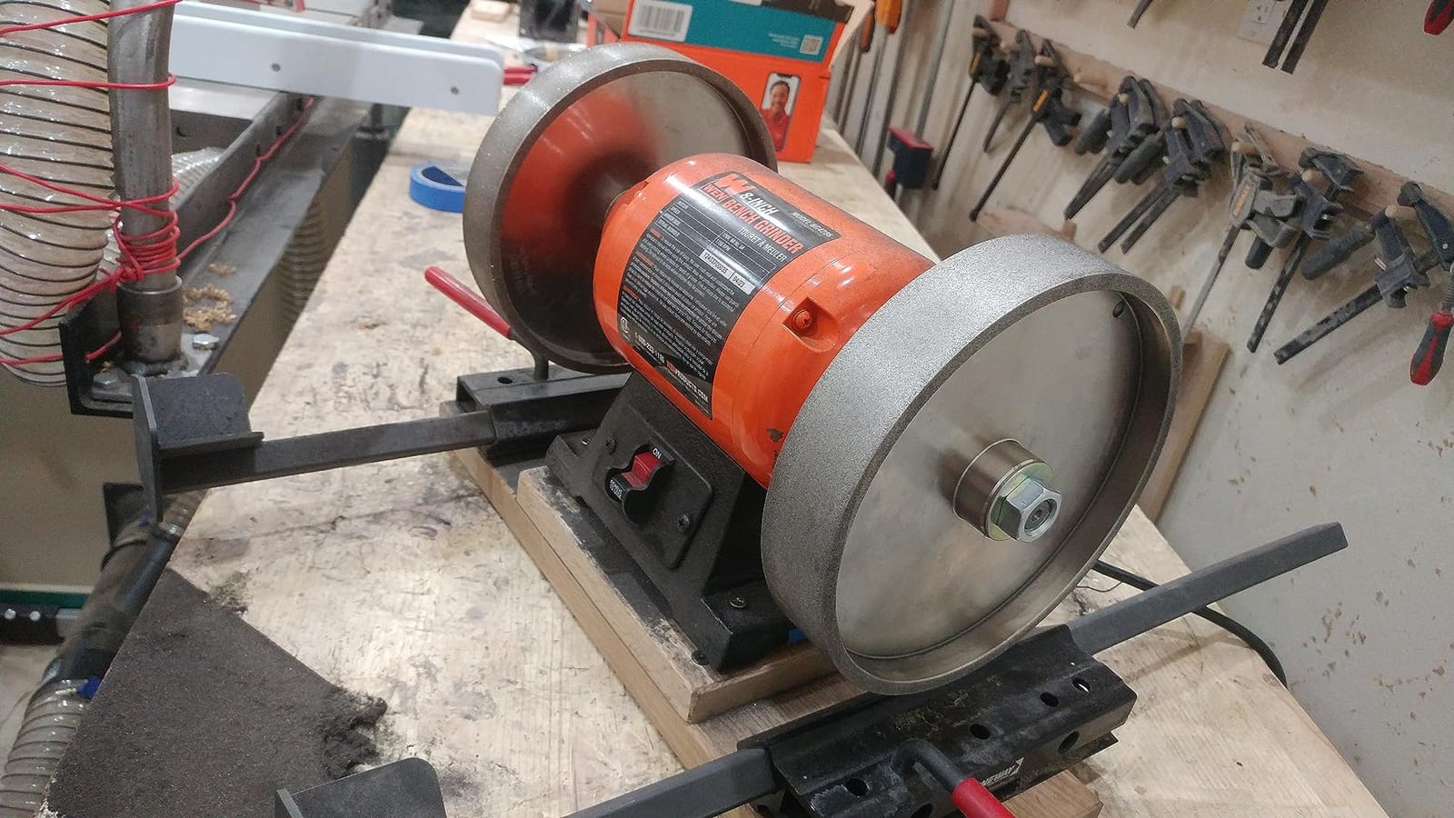 WEN BG4286 3-Amp 8-Inch Slow Speed Bench Grinder, Orange,black customer photo 2