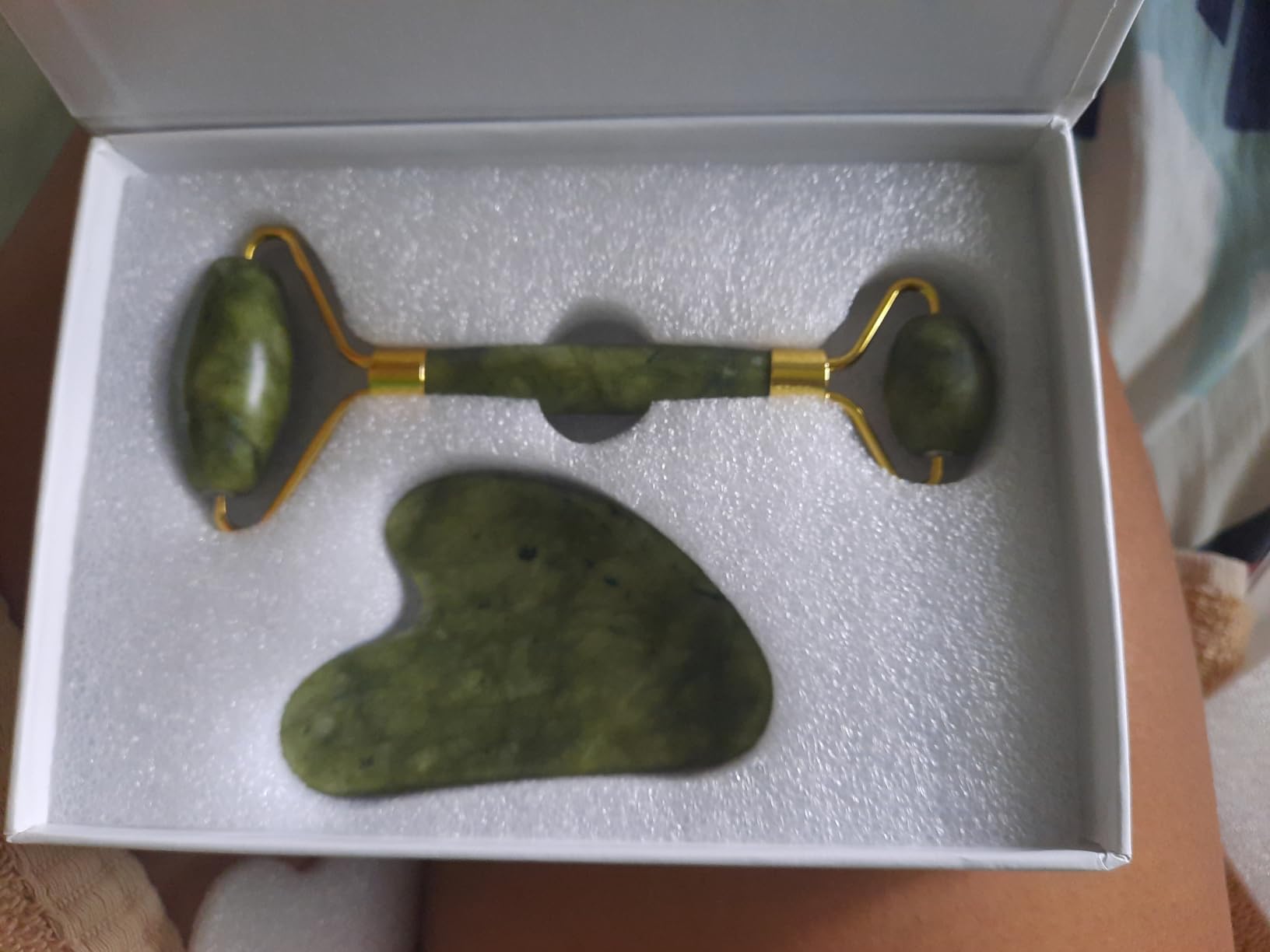 huefull Facial Tools to Reduce Puffiness and Improve Wrinkles, Face Roller Skin Care of Jade Roller and Gua Sha Set Designed customer photo 1
