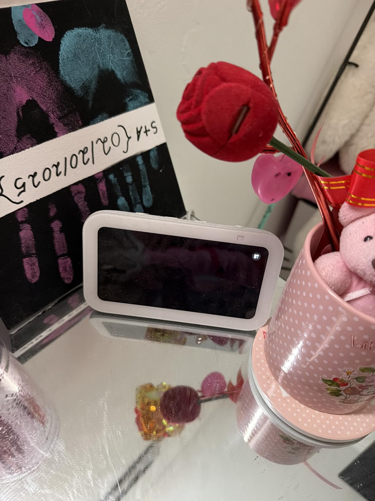 Amazon Echo Show 5 (newest model), Smart display, Designed for Alexa+, 2x the bass and clearer sound, Glacier White customer photo 1