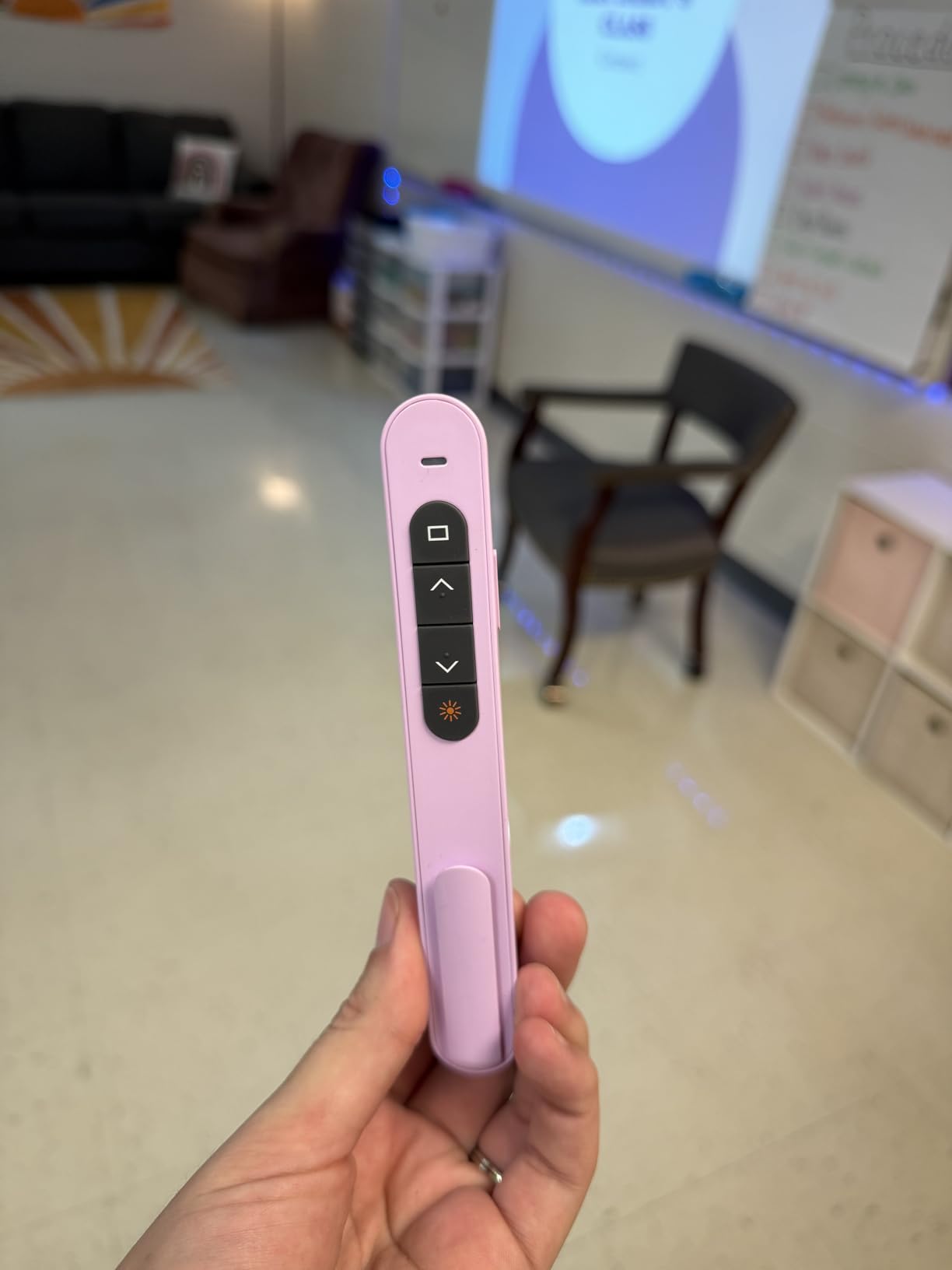 QUI Presentation Clicker with Volume Control, Wireless Presenter Remote customer photo 1