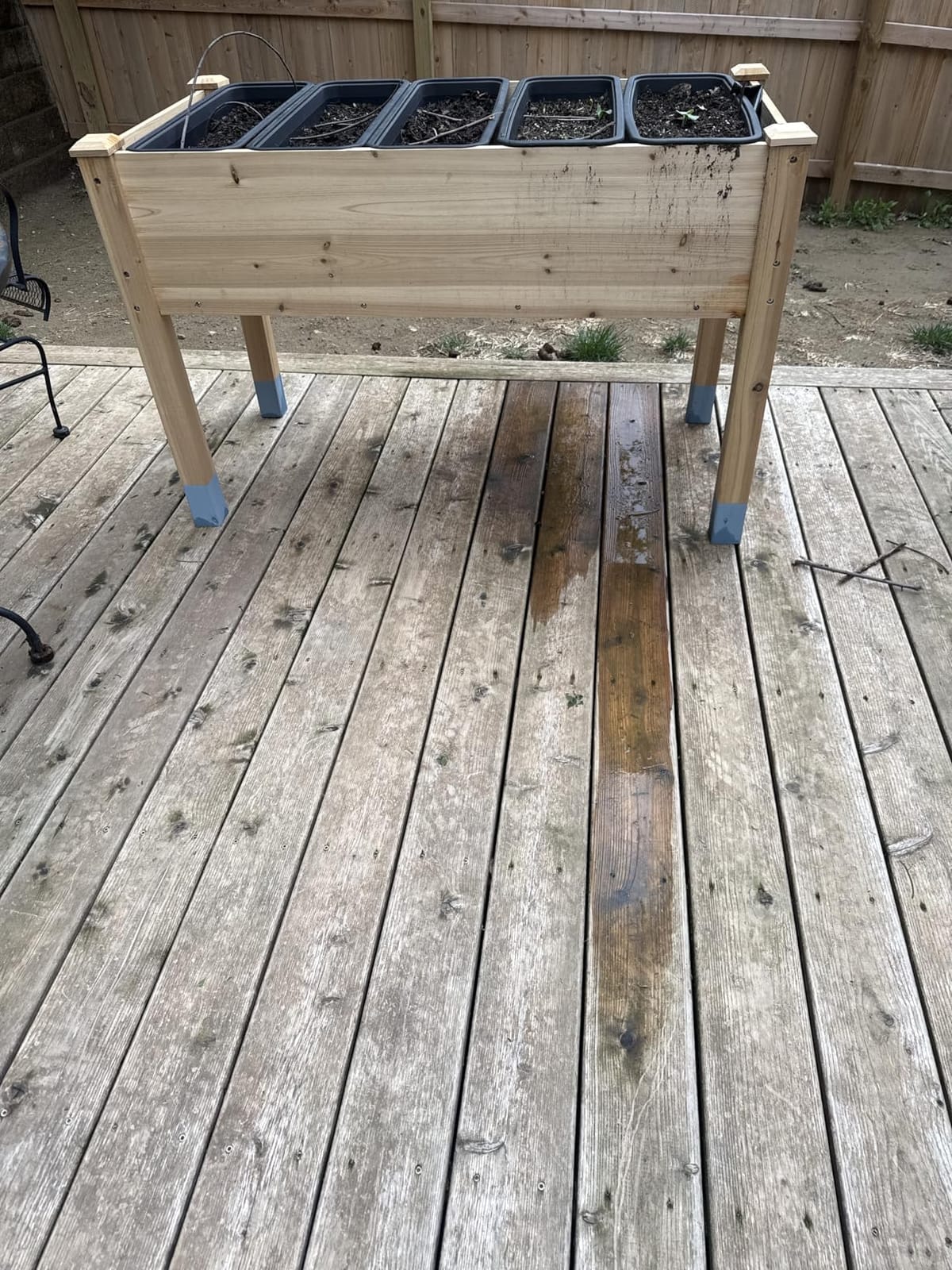 MIXC 331lb Capacity Sturdy Wooden Raised Garden Bed Outdoors with Legs customer photo 1