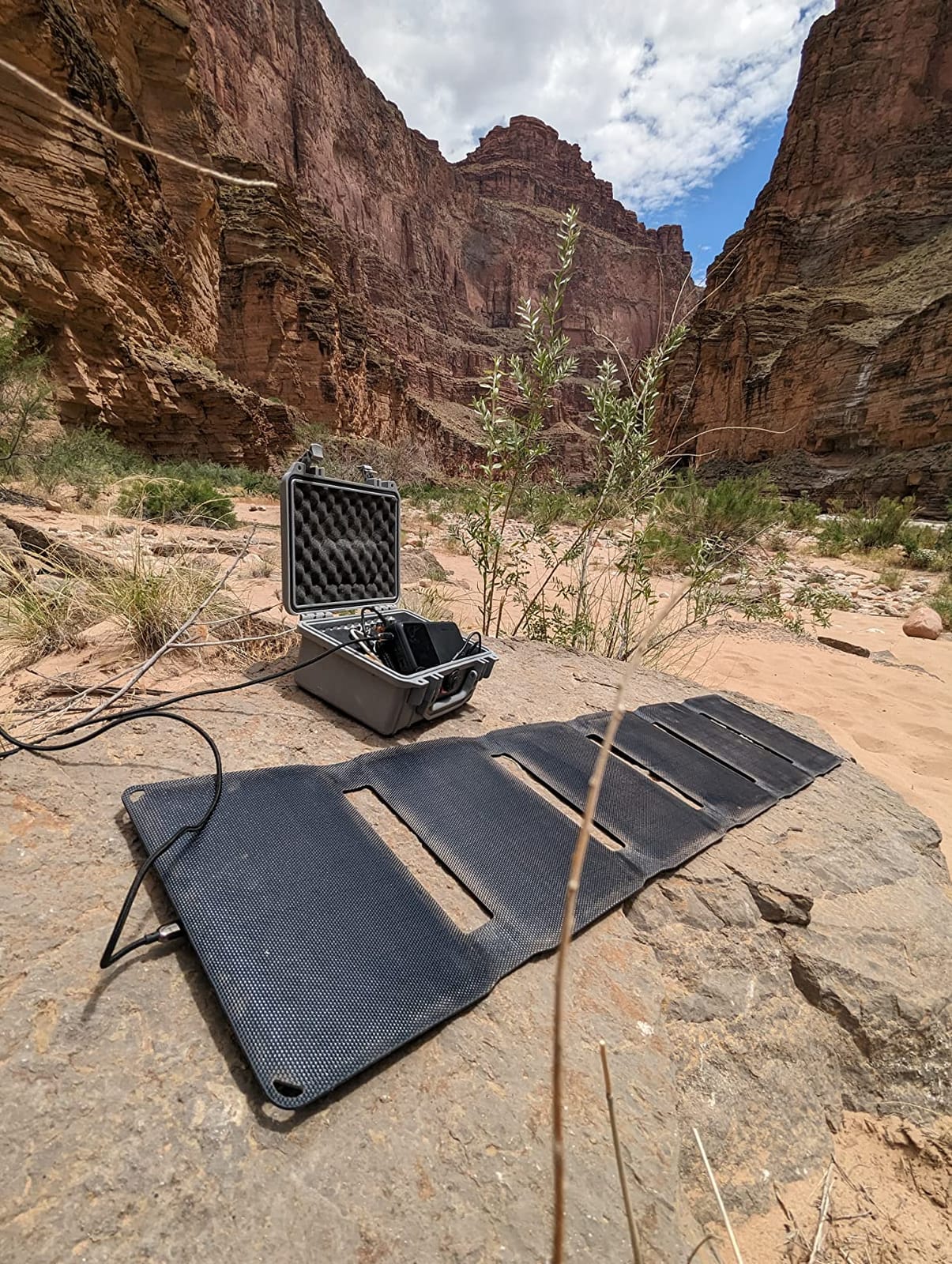 FlexSolar 40W Foldable Solar Panel Charger, USB-C USB-A & DC Outputs customer photo 1