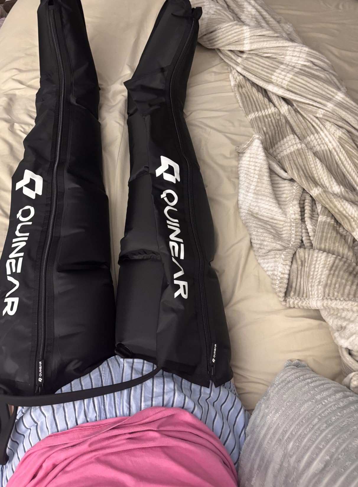 QUINEAR Leg Recovery Compression System for Athlete Post Workout, Professional Sequential Device for Massage Therapy, Foot and Leg Recovery Boots, Improve Circulation Reduce Muscle Soreness (Medium) customer photo 2