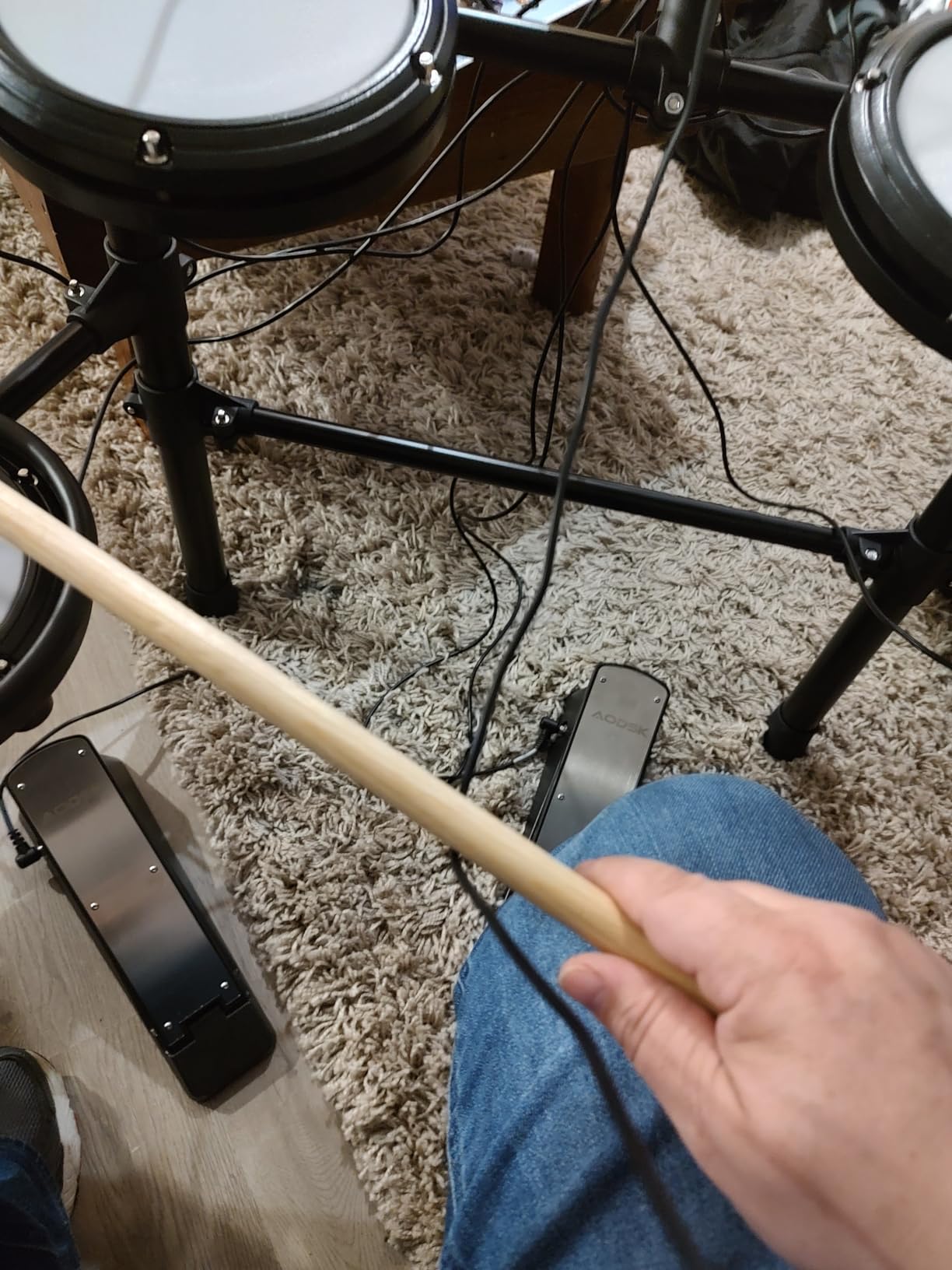 AODSK Electric Drum Set with Quiet Mesh Pads,Electronic Drum for Beginner,USB MIDI,Throne,Headphones,Sticks, Included 15 Kits and 195 Sounds (AED-403-Teenagers Beginners) customer photo 2