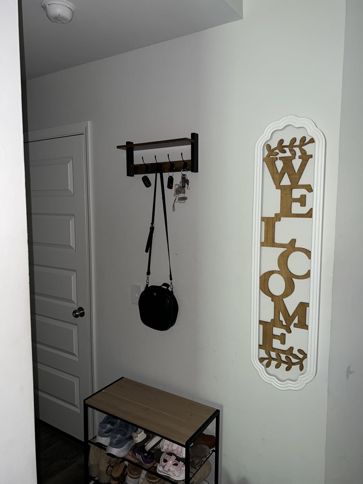 Homode Wall Hooks with Shelf, Wood Coat Rack with Shelf Wall-Mounted, Entryway Hanging Shelves with 5 Metal Hooks for Clothes Hats Towel Purse Robes, Bathroom Mudroom Bedroom, Rustic Brown Black customer photo 2