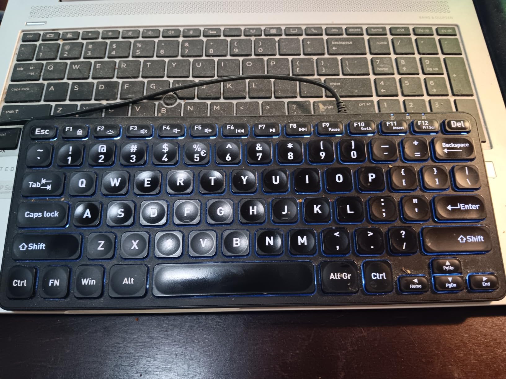 Perixx PERIBOARD-332 Wired Backlit USB Keyboard - Mini 11.22x4.57x0.83 Inches - Slim Scissor Keys with Big Font - White Illuminated LED - US English customer photo 1