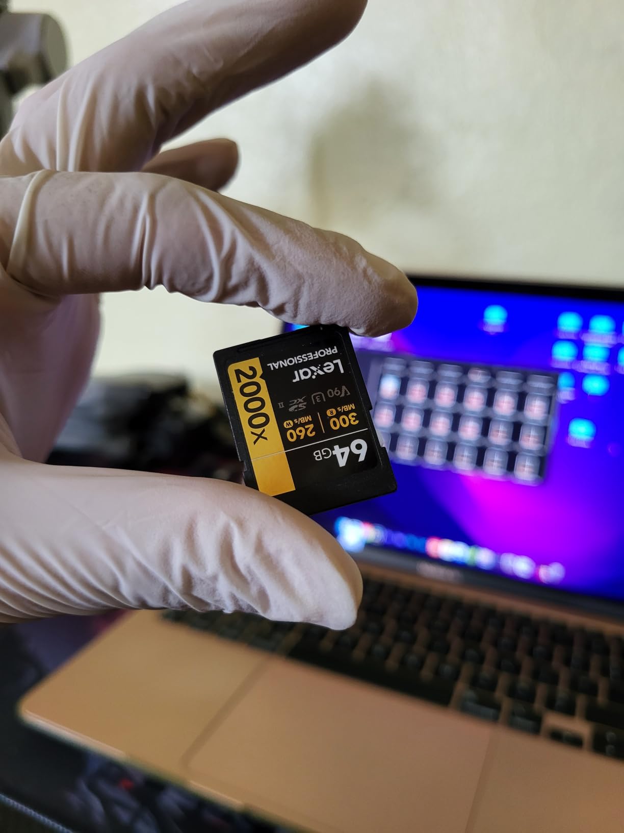 Lexar 256GB 2000x SD Memory Card, 300MB/s Read, 8K, V90, U3, UHS-II customer photo 2