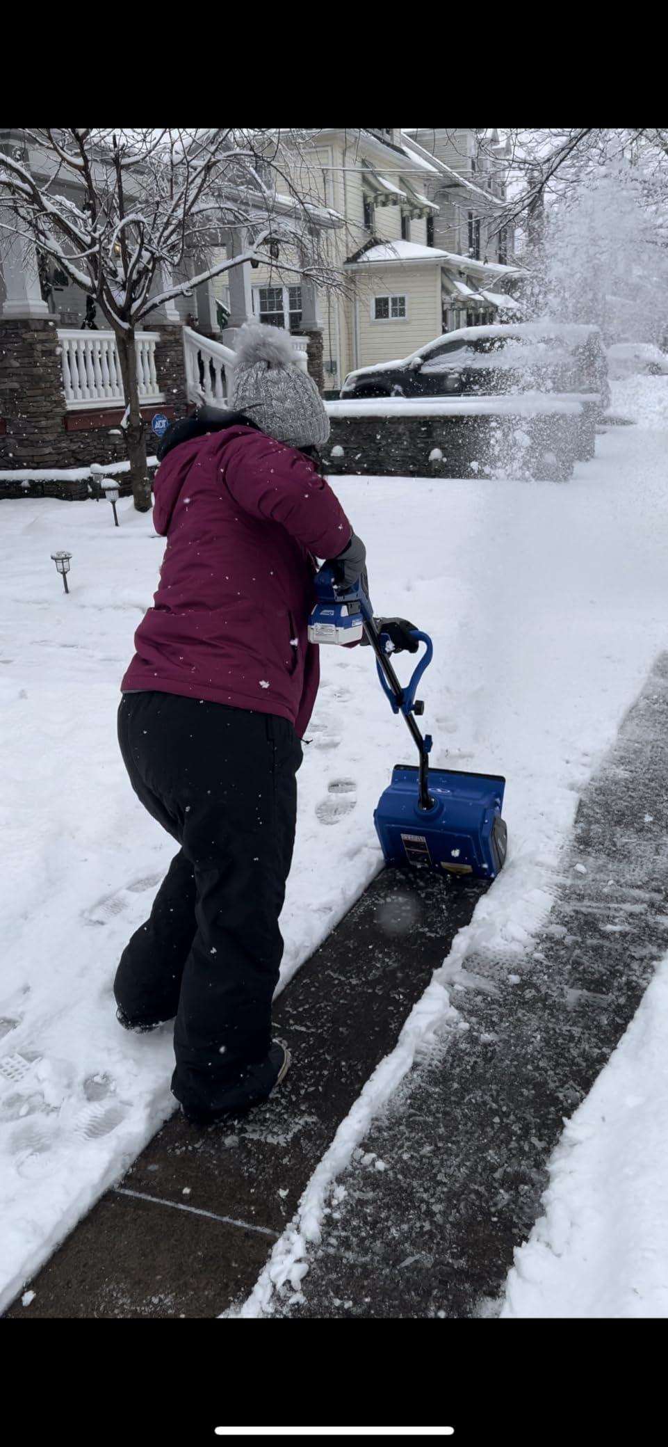 Snow Joe 24V Cordless Snow Shovel Kit with Cover and Scraper, 24V-SS13-TV1 customer photo 2