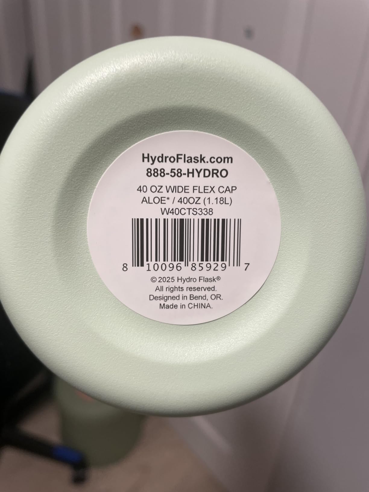 Hydro Flask Water Bottle - Insulated Stainless Steel - Wide Mouth Flex Lid, Non Spill, Leakproof and Refillable in 32 Oz Indigo Blue customer photo 2