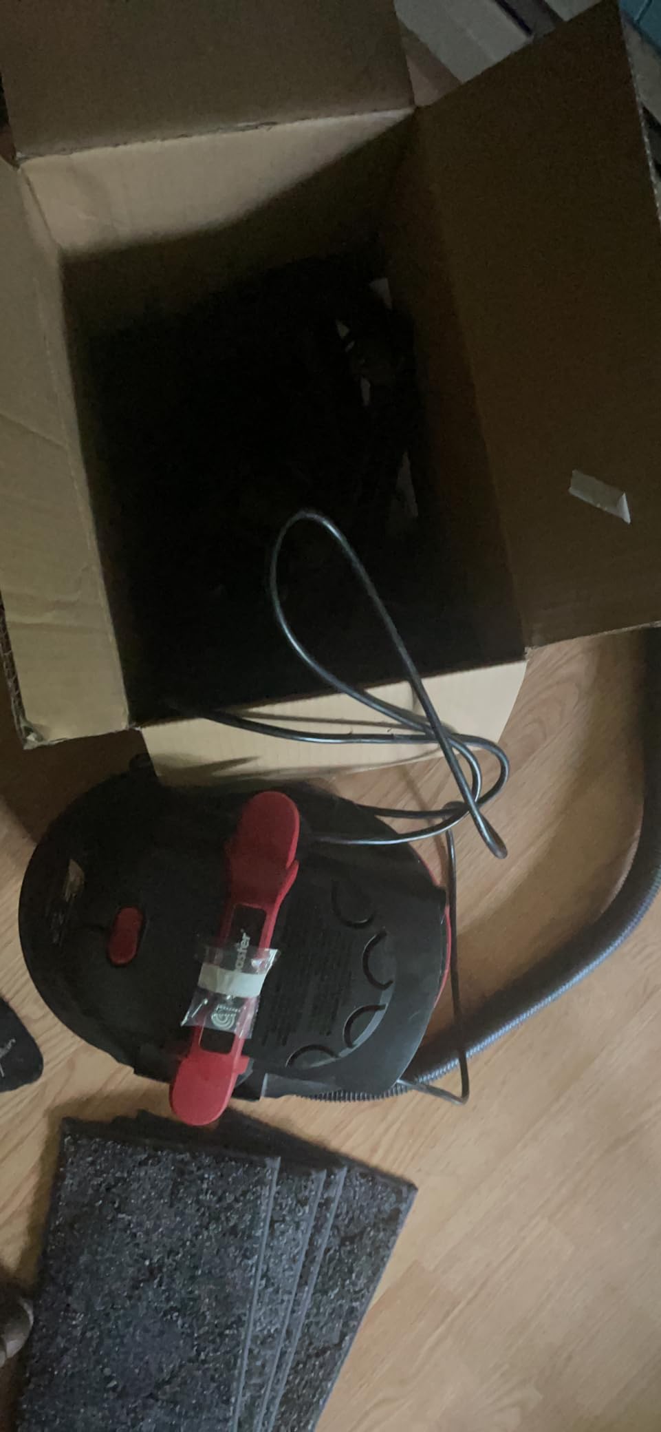 Vacmaster VHB305M 1101 3.2-Gal 2.5 Peak HP Compact Wet/Dry Vacuum Red customer photo 1