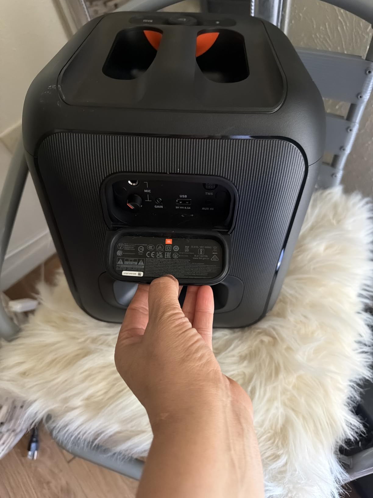 JBL Partybox Encore Essential: 100W Sound, Built-in Dynamic Light Show, and Splash Proof Design, Black customer photo 2