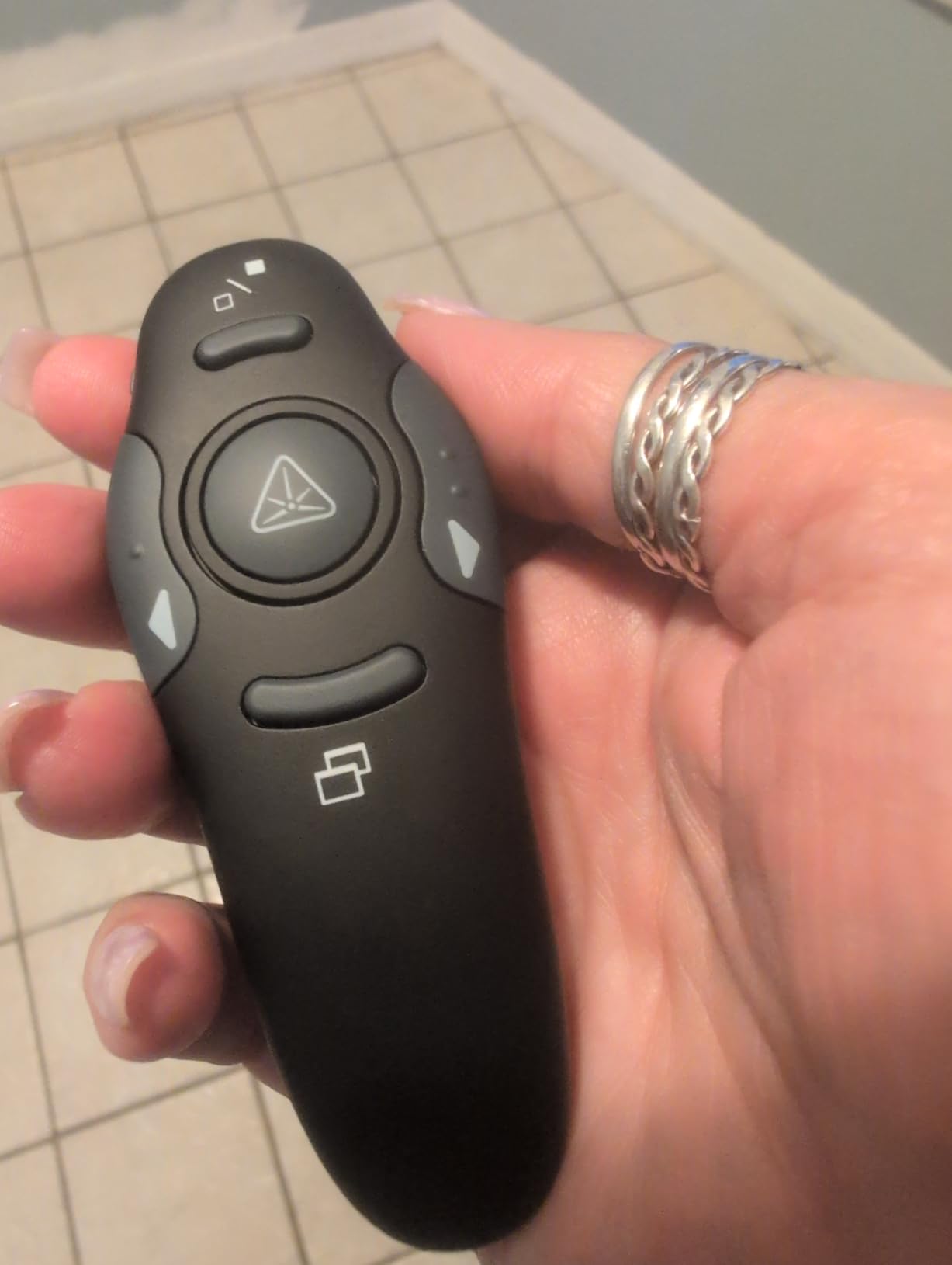 Presentation Clicker for PowerPoint, Wireless Remote Control with Red Laser customer photo 1