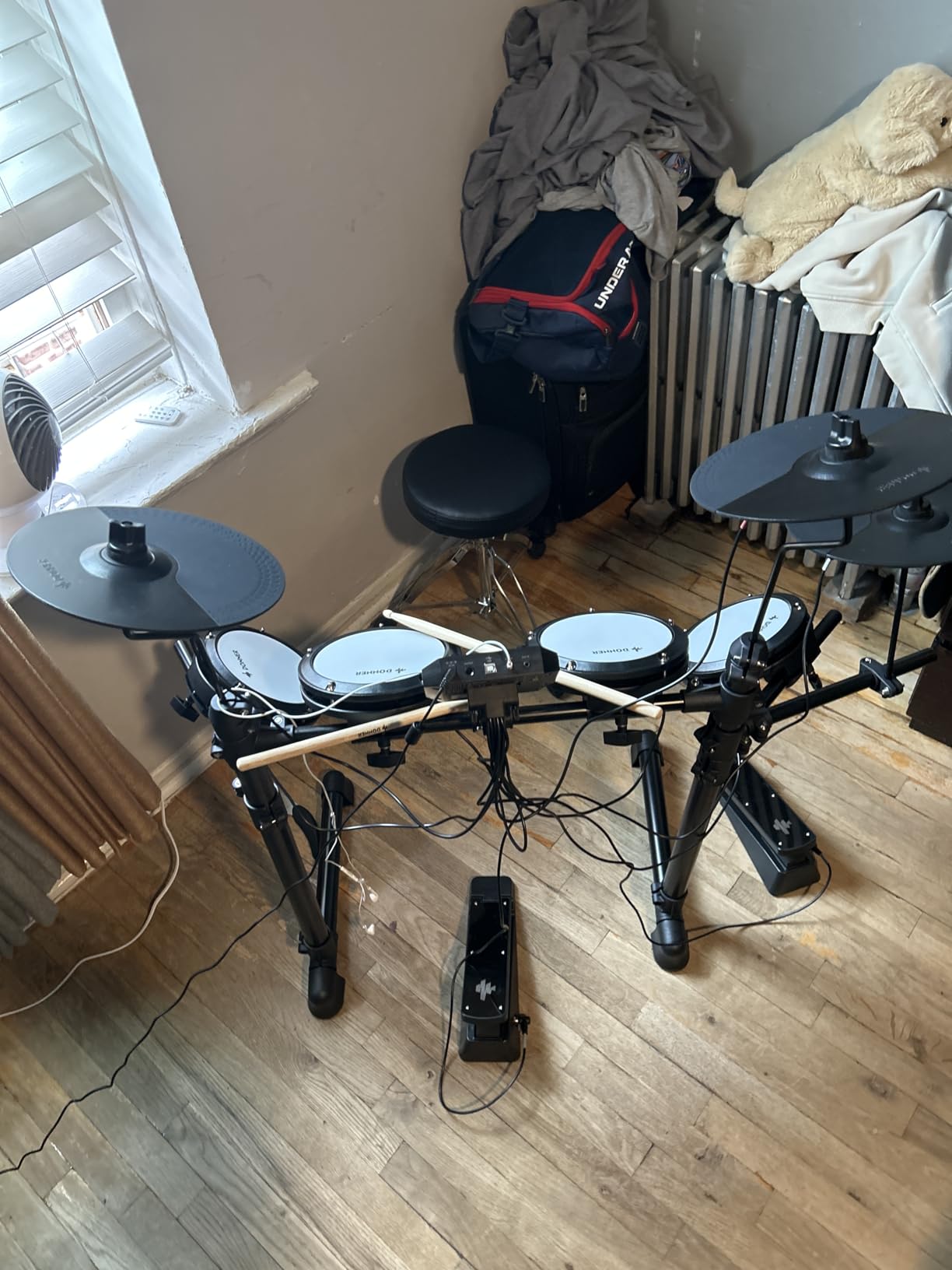 Donner DED-80 Electronic Drum Set with 4 Quiet Mesh Pads, 180+ Sounds, 2 Pedals, Throne, Headphones, Sticks, and Melodics Lessons customer photo 2