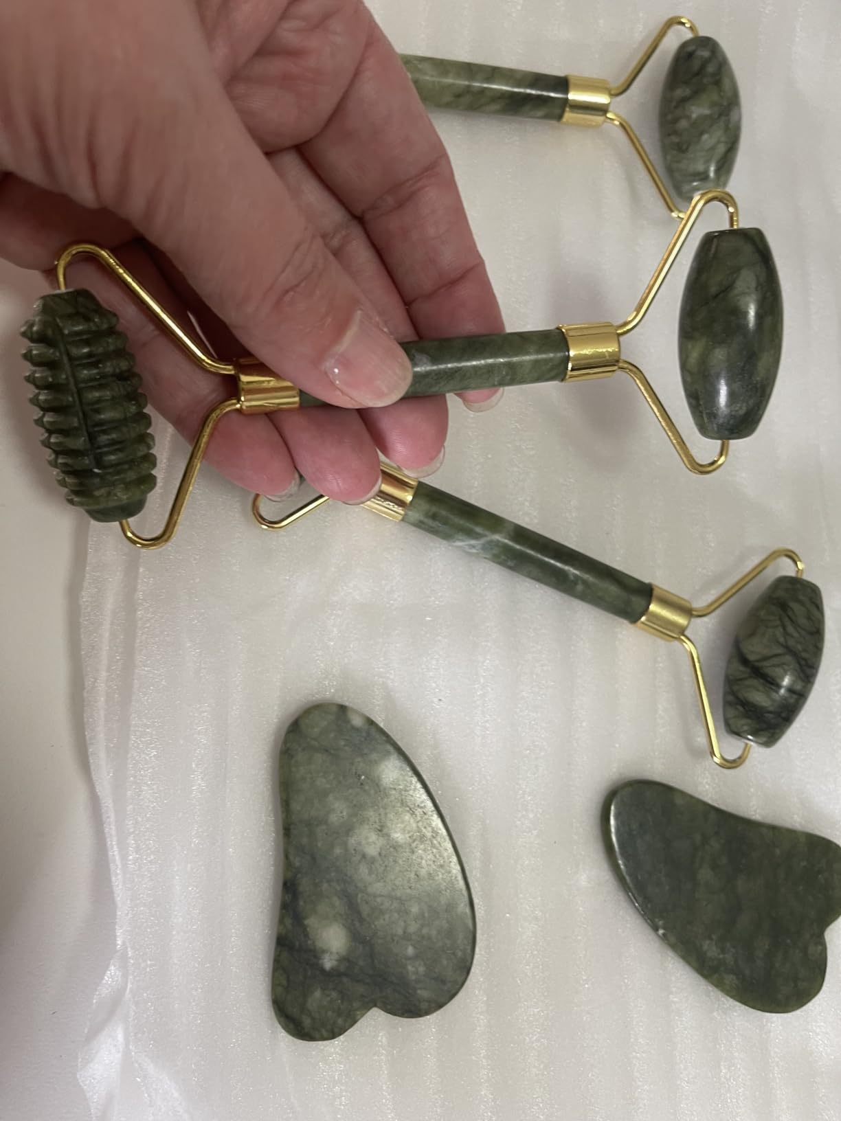 Jade Roller & Gua Sha Set 5 in 1 Facial Massager Tools - Jade Gua Sha Facial Massager Set with Roller for Face Sculpting & Skin Care customer photo 1