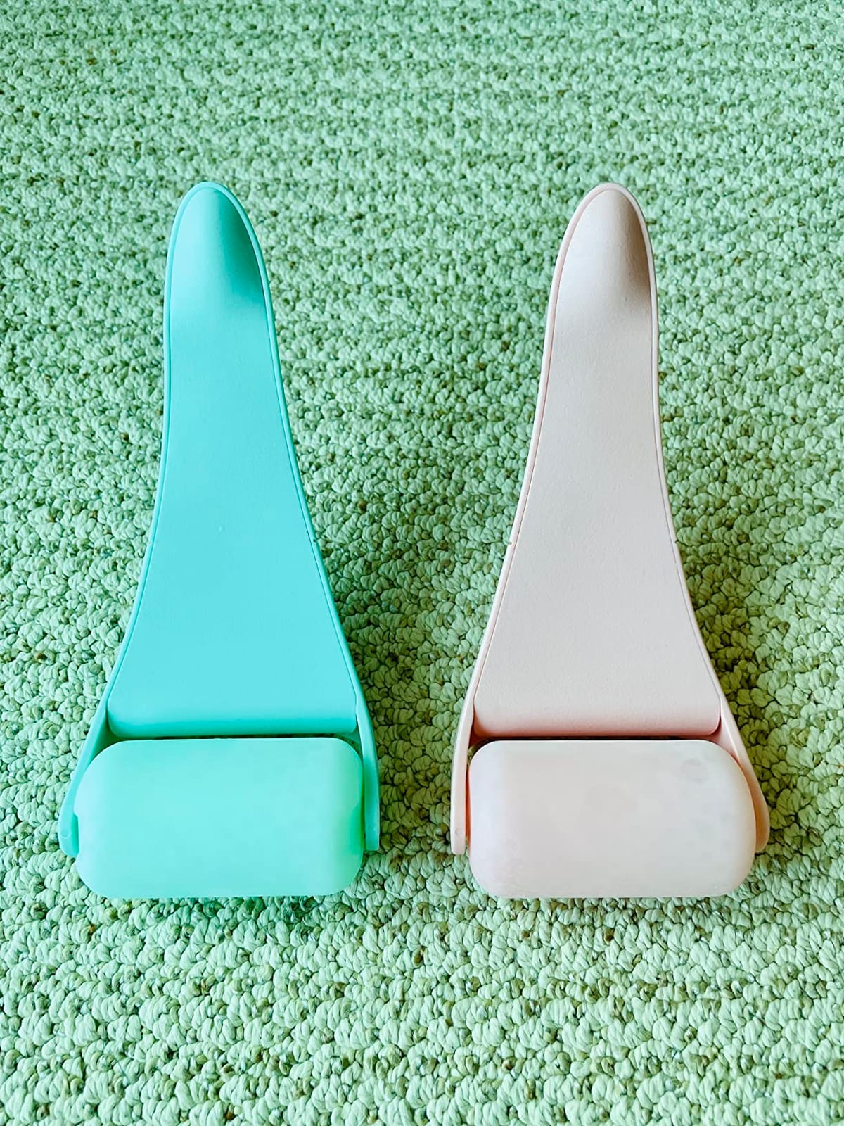 2 Pack Ice Roller for Face and Body Massage, Facial Roller Skin Care Tool for Reduce Wrinkles and Puffiness, Migraine Pain Relief and Skin Tighten, Cold Therapy for Cooling and Calming.(Pink+Green) customer photo 2