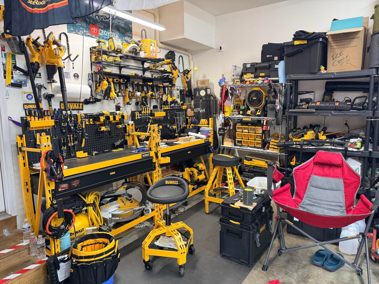 DEWALT Torque Wrench Tool Set, Tire Change Kit, 50-250 FT-LB, 12 Piece with Storage Case (DWMT45012) customer photo 1
