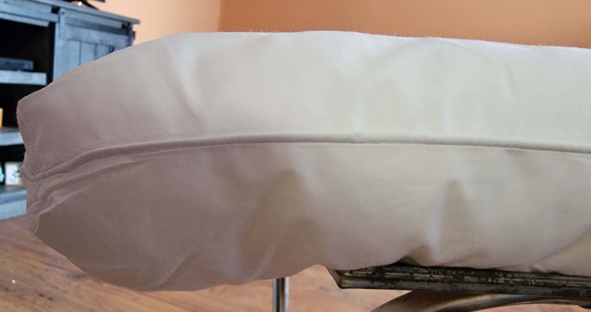 ROYALAY Ultra Thin Pillow for Stomach and Back Sleepers-2.5 Inch Slim Thin Flat Pillow-Extra Low Profile Design Bed Pillow for Cervical Neck Alignment and Deeper Sleep-18 x26(White) customer photo 1