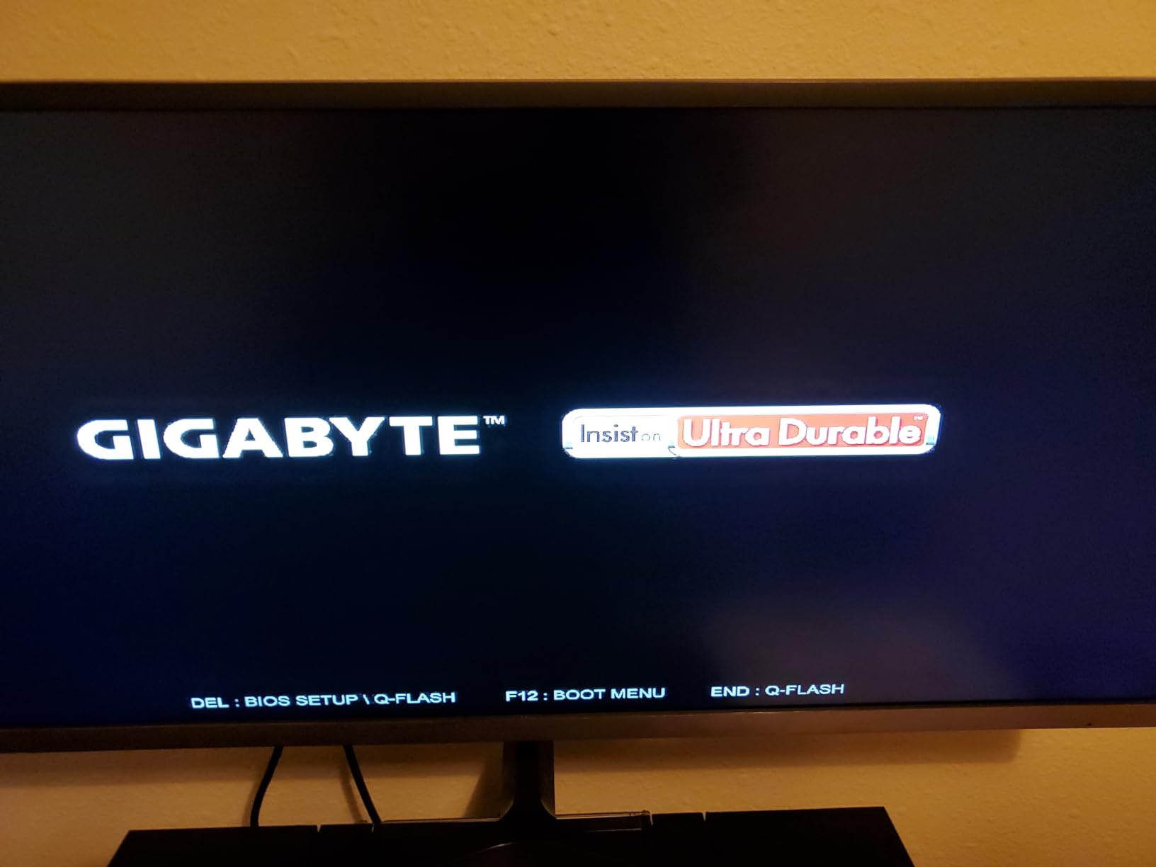 GIGABYTE Z790 UD AC LGA 1700 ATX Motherboard, Support Intel Core 14th/13th/12th Gen, DDR5, 16+1+1 Power Phase, 3X M.2, PCIe 5.0, USB-C 3.2, Dual Band WiFi, 2.5GbE, EZ-Latch, Q-Flash, RGB Fusion customer photo 1