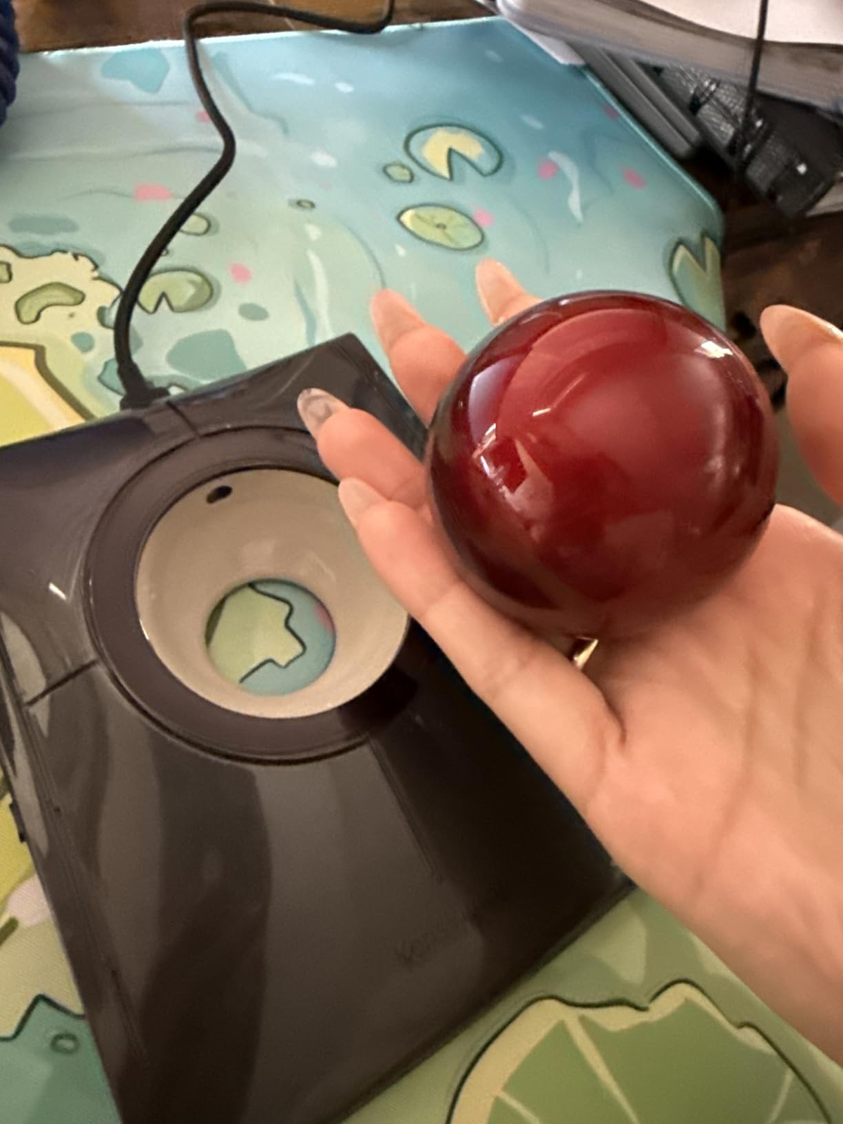 Kensington SlimBlade™ Pro Wireless Trackball, Rechargeable Battery, Bluetooth 2.4GHz Connection Options (K72080WW) customer photo 1