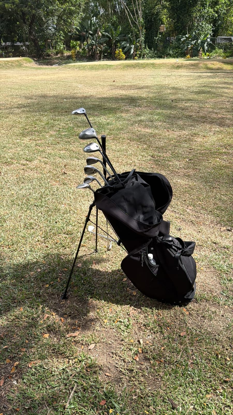 KVV Lightweight Golf Stand Bag with 7 Way Full-Length Dividers, 5 Zippered Pockets, Automatically Adjustable Dual Straps，Elegant Design customer photo 2