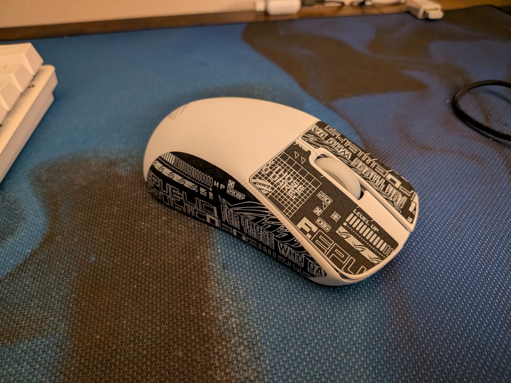 ASUS ROG Harpe Ace Aim Lab Wireless Esports Gaming Mouse – Aim Lab Settings Optimizer, Pro-Tested, Right-Handed, 54g Lightweight, Tri-Mode Connectivity, 36K DPI, 90Hr Battery, PC/Mac Support - Black customer photo 2
