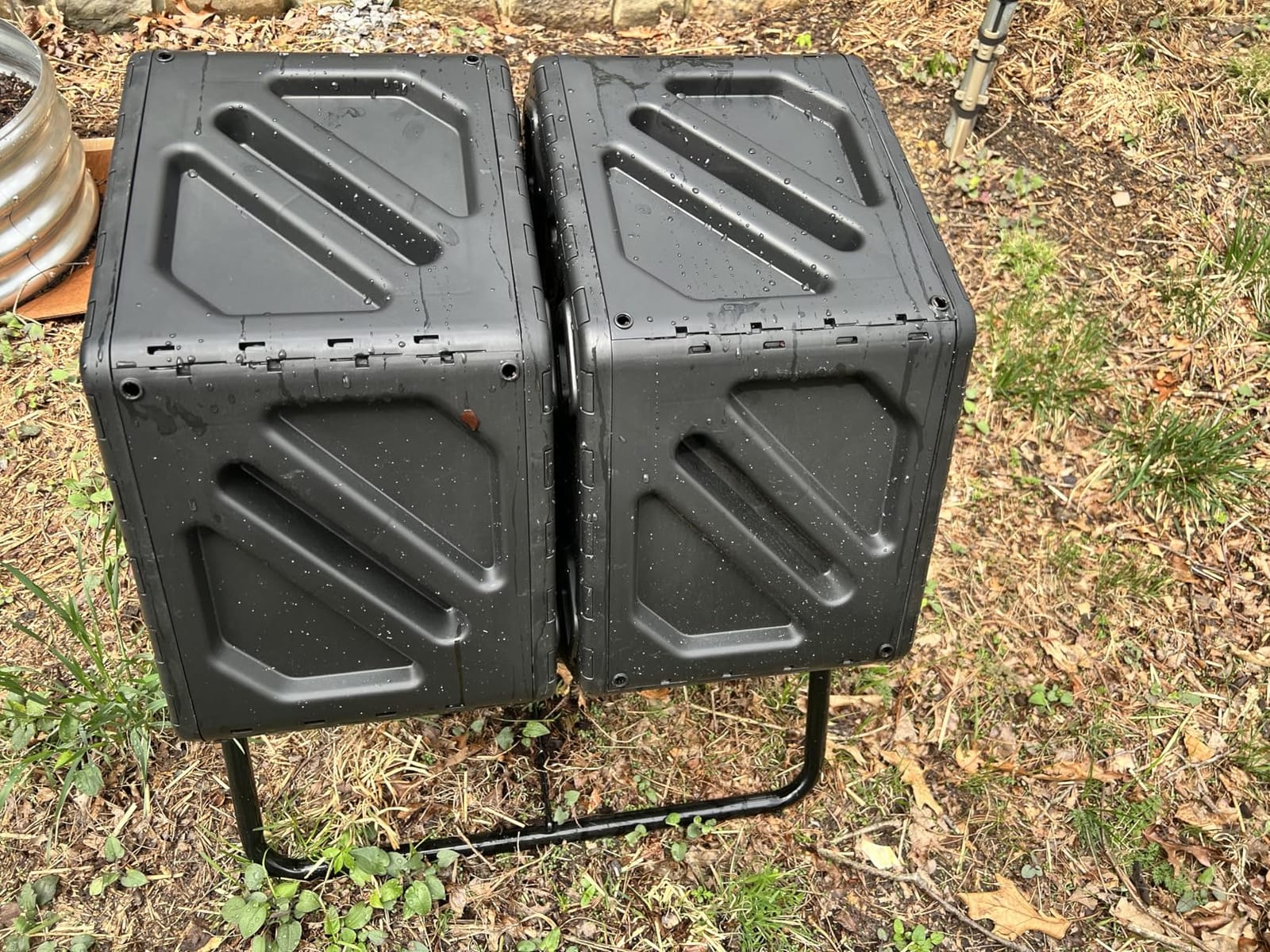 Nouva Outdoor Composting Bin, 18.5 Gallon Single Chamber Small Tumbling Composter,Steel Frame Heavy Duty Barrel for Kitchen Garden Yard customer photo 1