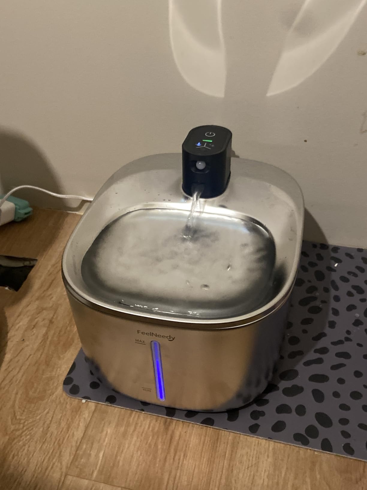 FEELNEEDY Wireless Cat Water Fountain Stainless Steel with Sensor, 4000mAh Battery Operated, 4L/135fl oz Pet Water Fountain for Cats Dogs, Ultra Quiet Cat Drinking Fountain with 2 Filters (YPD-C004S) customer photo 2