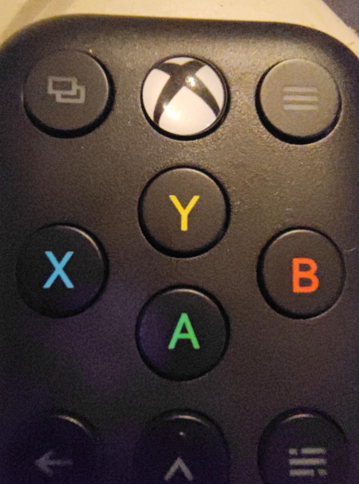 8Bitdo Media Remote for Xbox One, Xbox Series X and Xbox Series S (Short Edition, Infrared Remote) customer photo 1