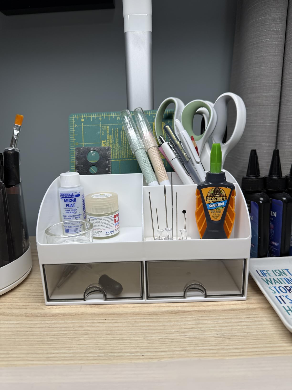 COMFYROOM Desk Organizer with 6 Compartments and 2 Drawers, Plastic Makeup Organizer, Pen Holder for Desktop Storage, Desk Organization for School, Home, Office Supplies (White) customer photo 1
