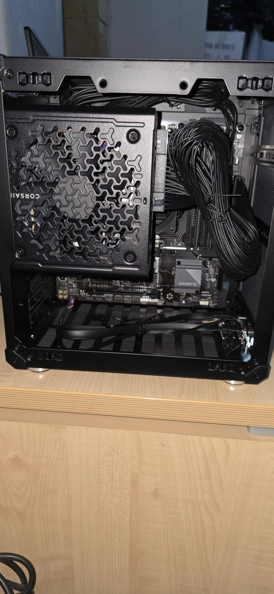 JONSBO C6 Black Mini MATX Mesh PC Case,Simple Compact Desktop Micro ATX Chassis,Upper Cover/Side Panel Tool-Free Open pc case, ATX Power Bite (L185mm Max.),Support 75mm CPU Cooler,GPU200-255mm customer photo 2