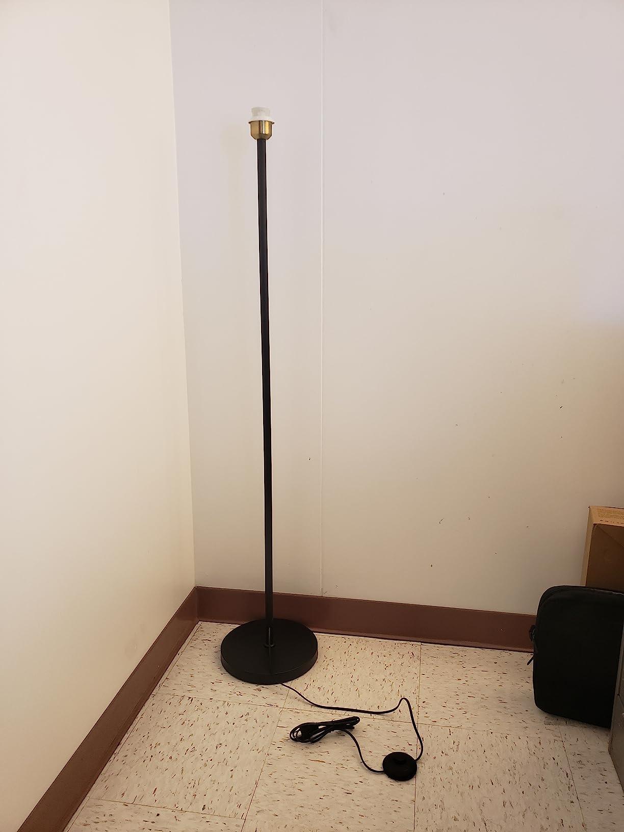 YHW Floor lamp for Living Room Works with Alexa & Google, White Linen Lamp Shade LED Bright Tall Standing Smart Floor Lamp with Remote for Bedroom Office, Modern Color Changing Dimmable WiFi Light. customer photo 1