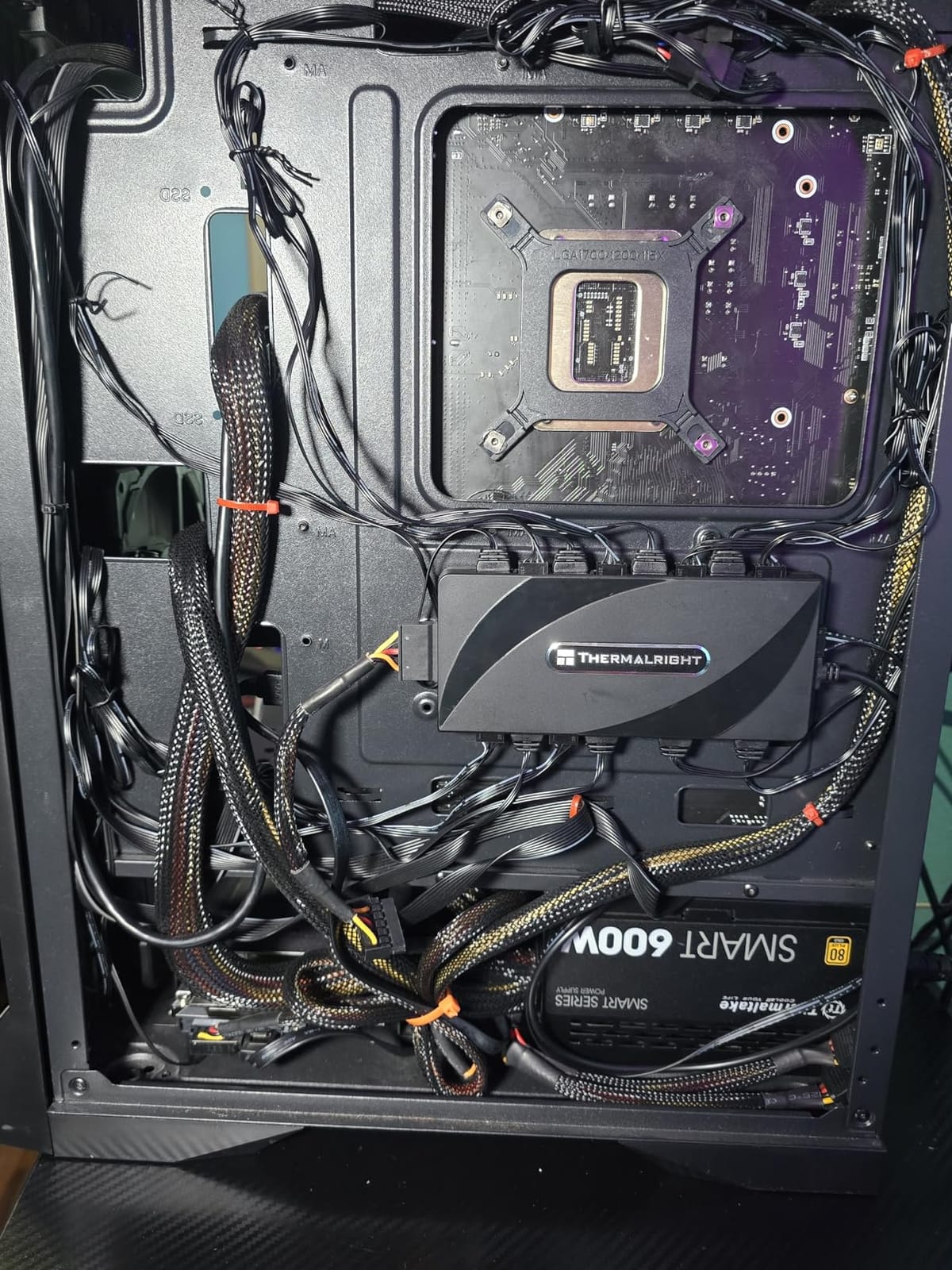 Thermalright Fan and ARGB HUB X8 ARGB/PWM Hub Controller customer photo 2