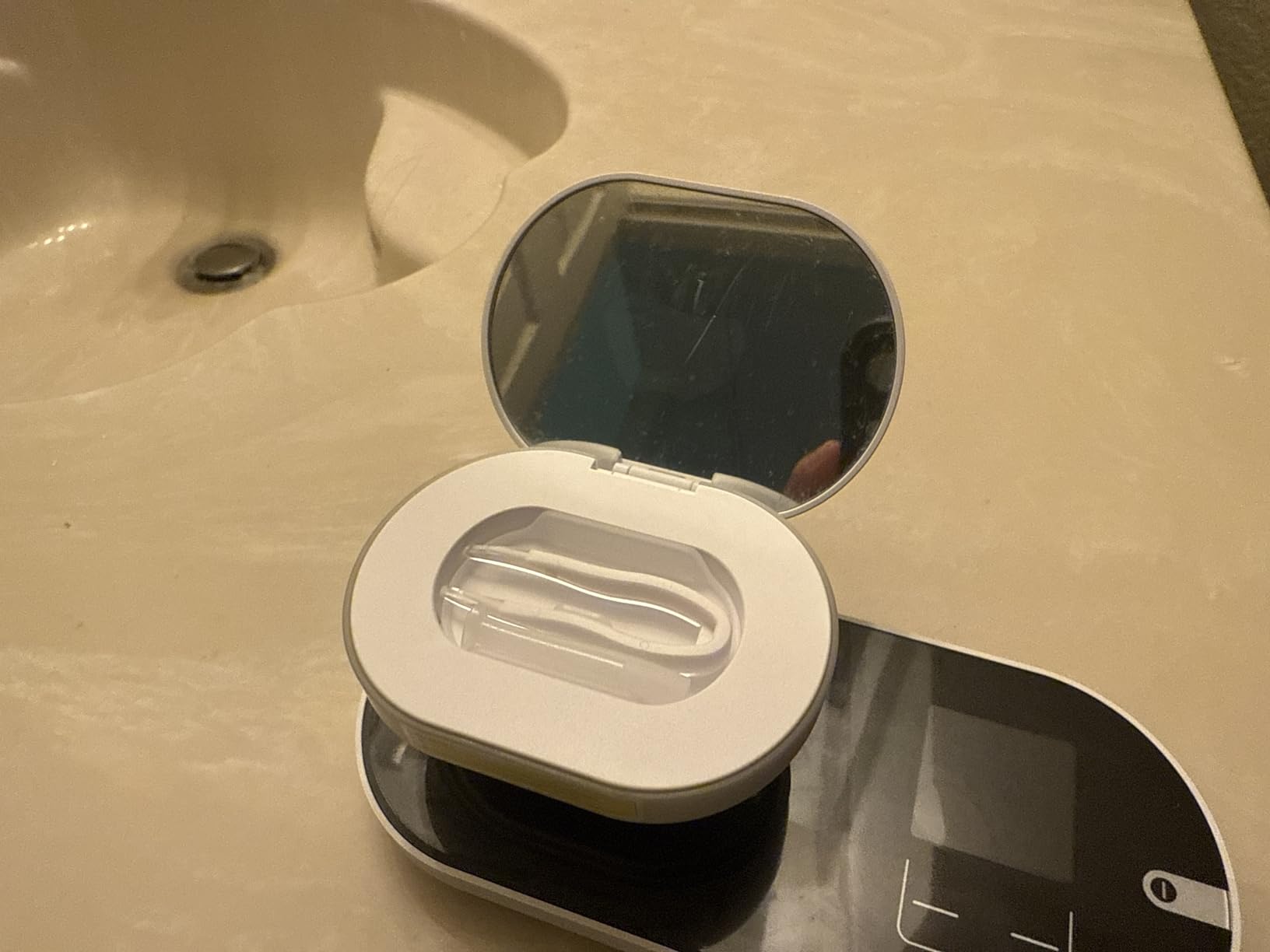 ReO2 Gen6 Soft Contact Lens Cleaner for Moisture Retention, Advanced Cleaning Solution with Electrophoresis Technology, Deep Clean and Rehydrate in 10 Min, with Mirror and Tweezer (White) customer photo 1