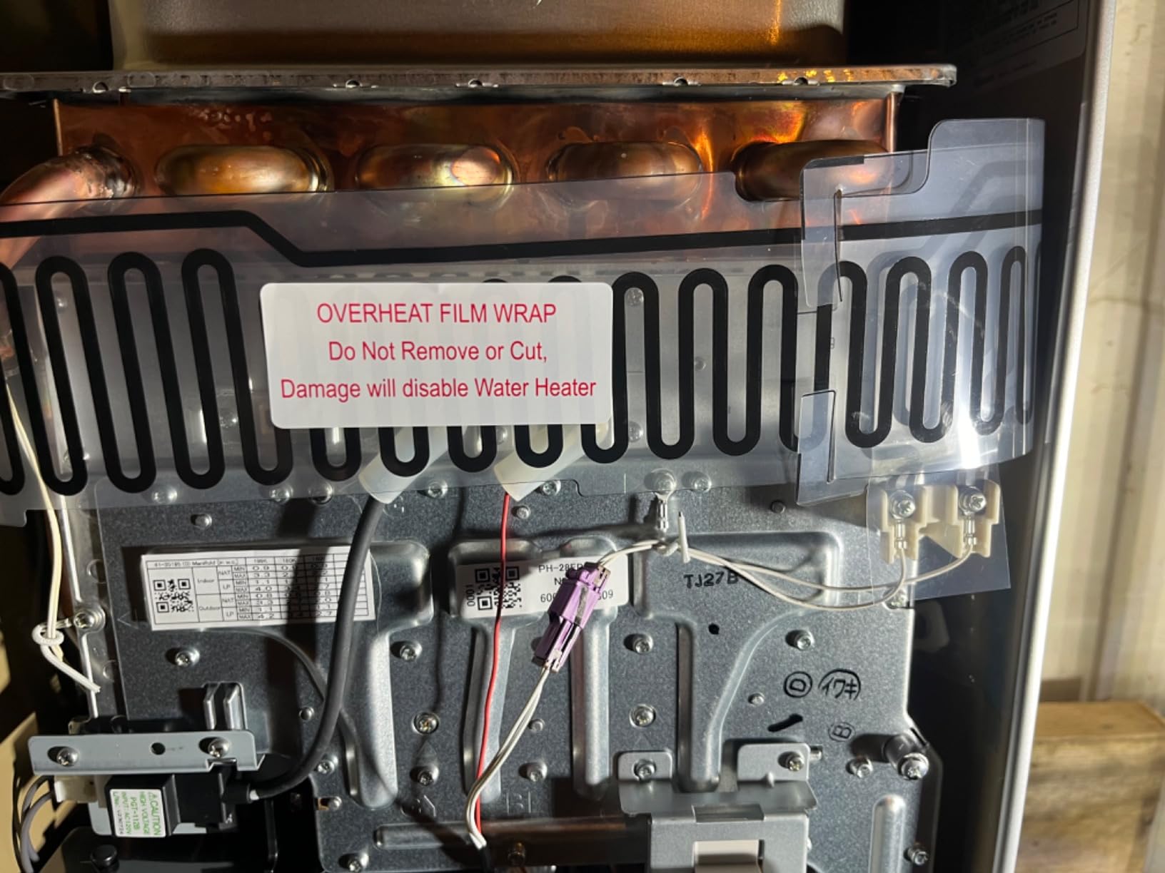 Rheem RTG Series 9.5 GPM Natural Gas Tankless Water Heater Indoor | 199,900 BTUs High Efficiency On Demand, Continuous Hot Water | Non-Condensing customer photo 1