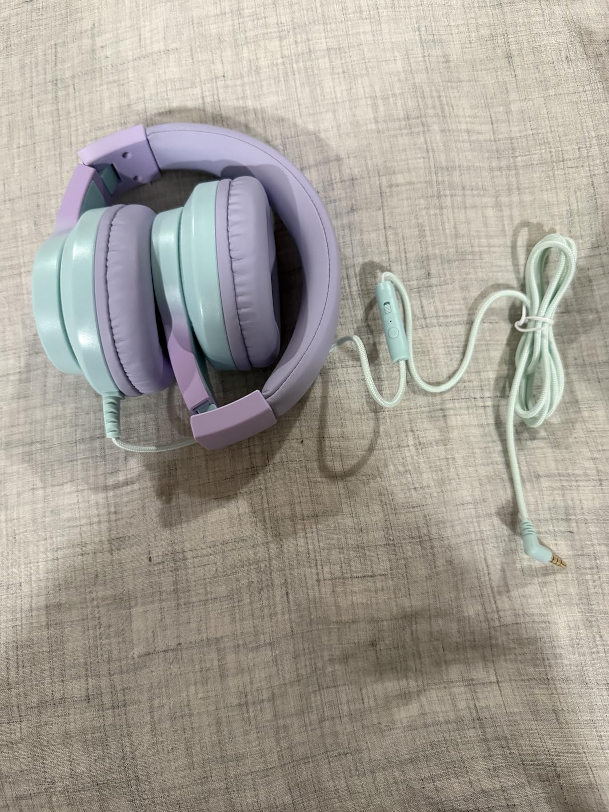Candy Bila Wired Kids Headphones for School, Over-Ear for Boys Girls customer photo 1