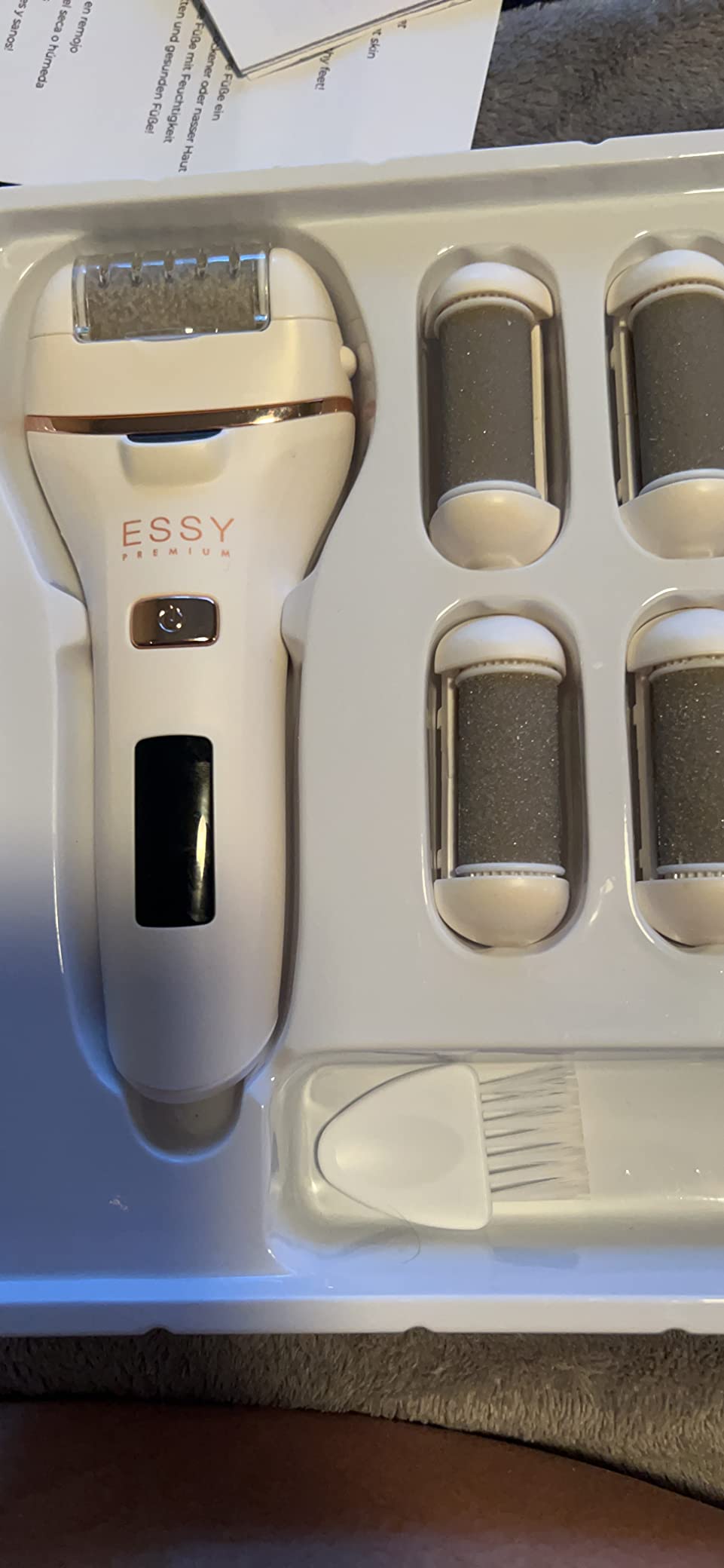 Essy Electric Foot File Rechargeable with 5 Replacement Rollers (White) customer photo 1