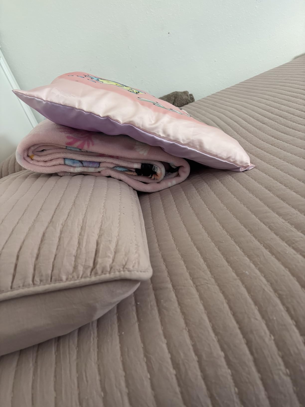 MINUPWELL Ultra Flat Pillows for Sleeping Thin, 7D High Support 2.5 inch Height Ultra Thin Pillows,Slim Bed Pillows for Stomach Sleeper,Standard Size -18x26 in customer photo 2