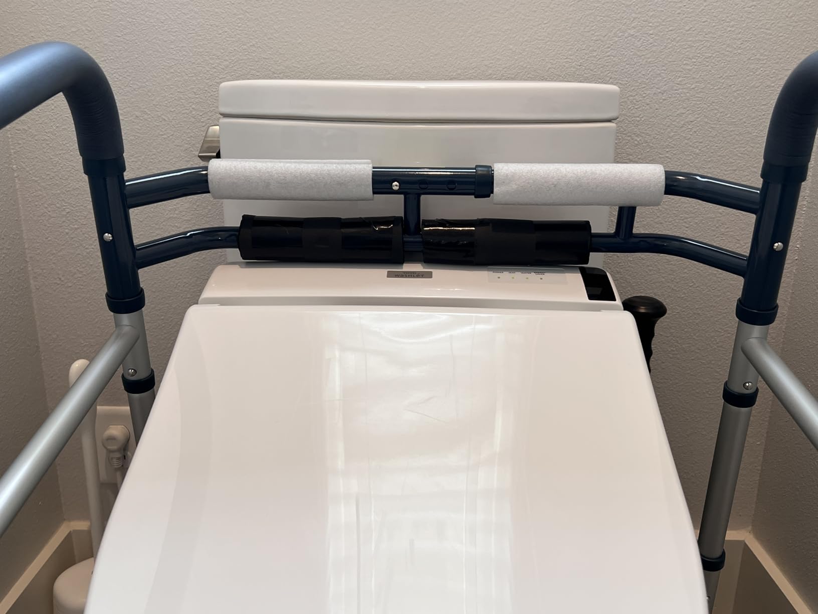 Lianjindun Toilet Safety Rails, 350 lbs, Adjustable Height & Width customer photo 2