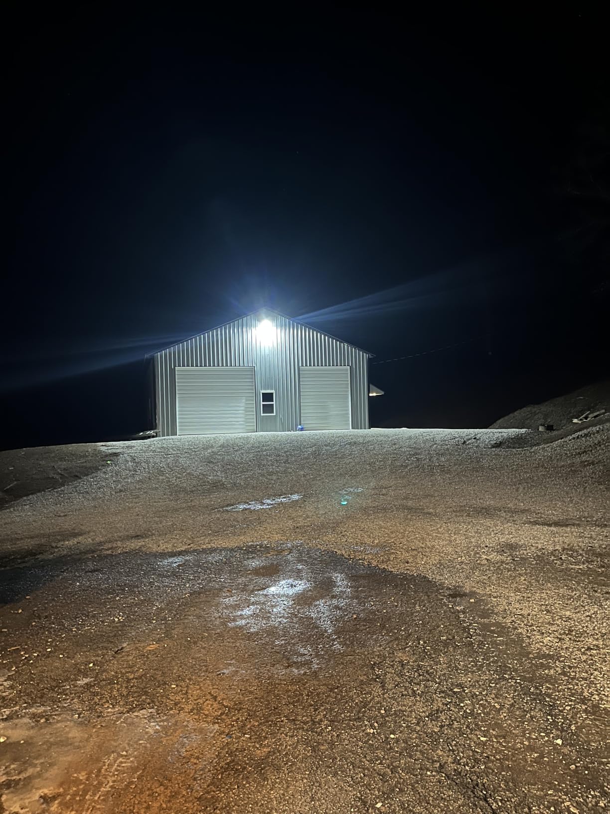 toberich 150W LED Barn Light Dusk to Dawn, 20000LM Outdoor Yard Light 6500K customer photo 2