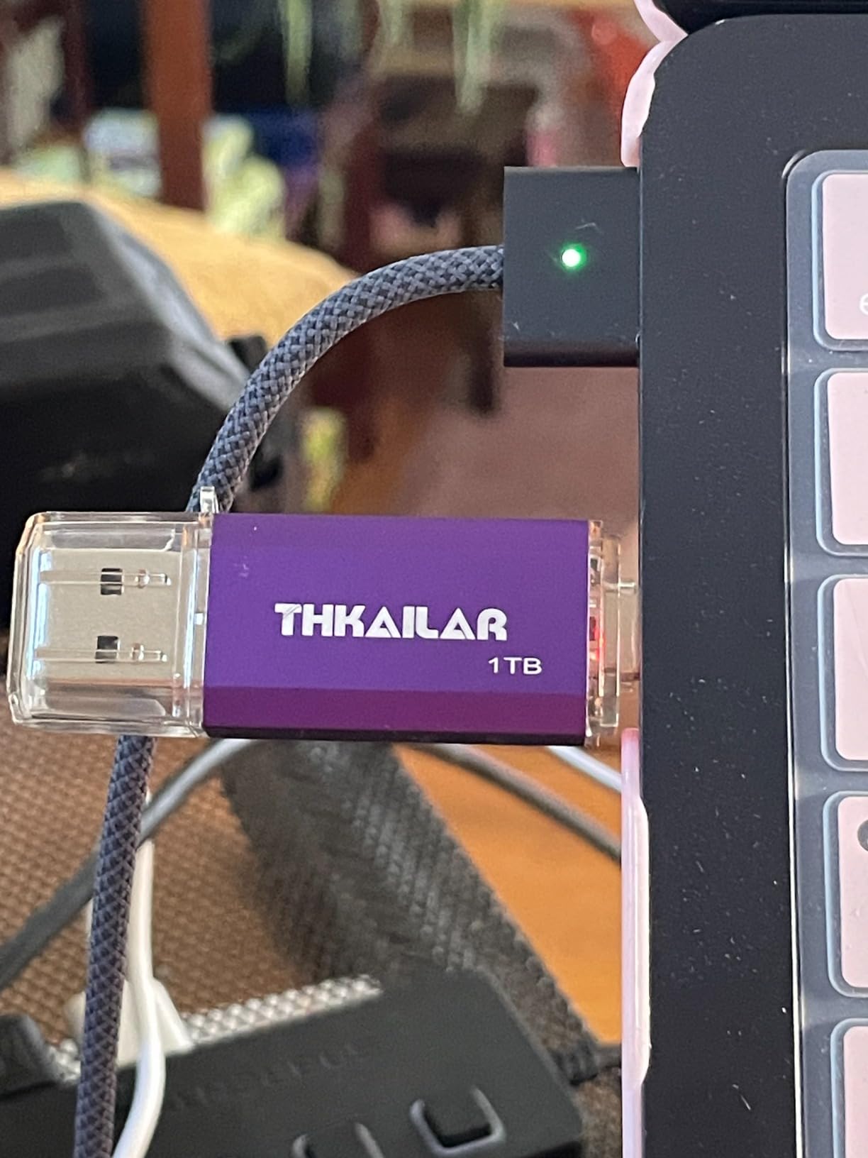 Thkailar 1TB USB C Flash Drive for MacBook and Android Phones customer photo 1