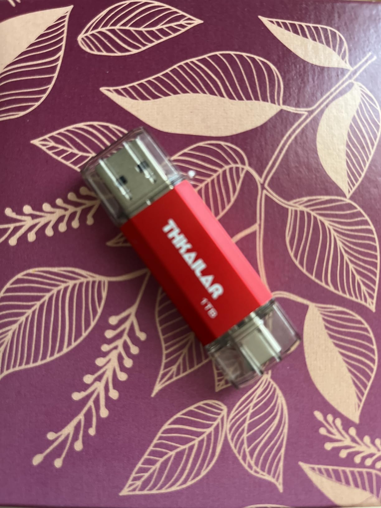 Thkailar 1TB USB C Flash Drive for MacBook and Android Phones customer photo 2