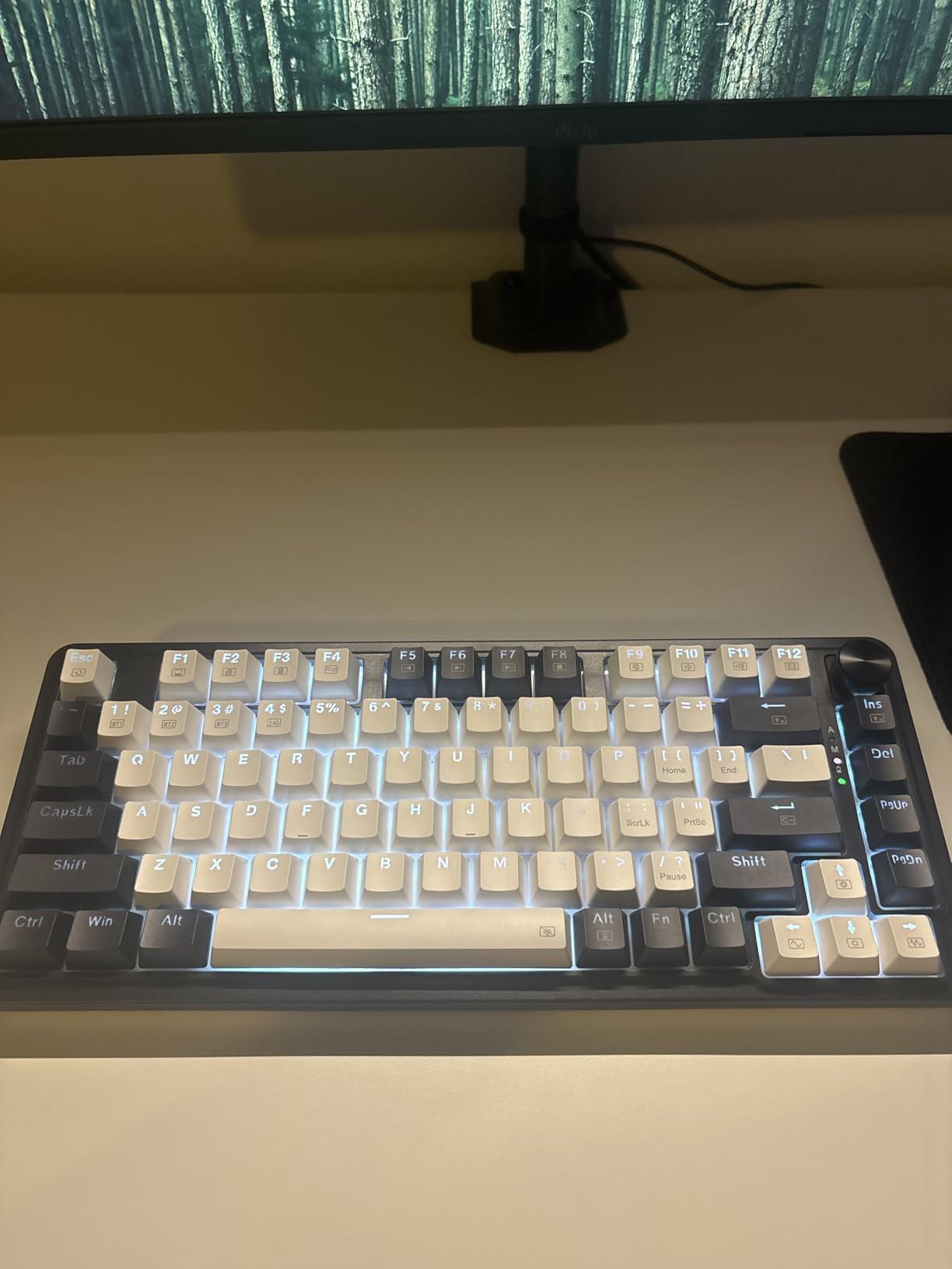 Redragon K673 PRO Wireless 81-Key RGB Gasket Gaming Keyboard, Scroll Knob customer photo 2
