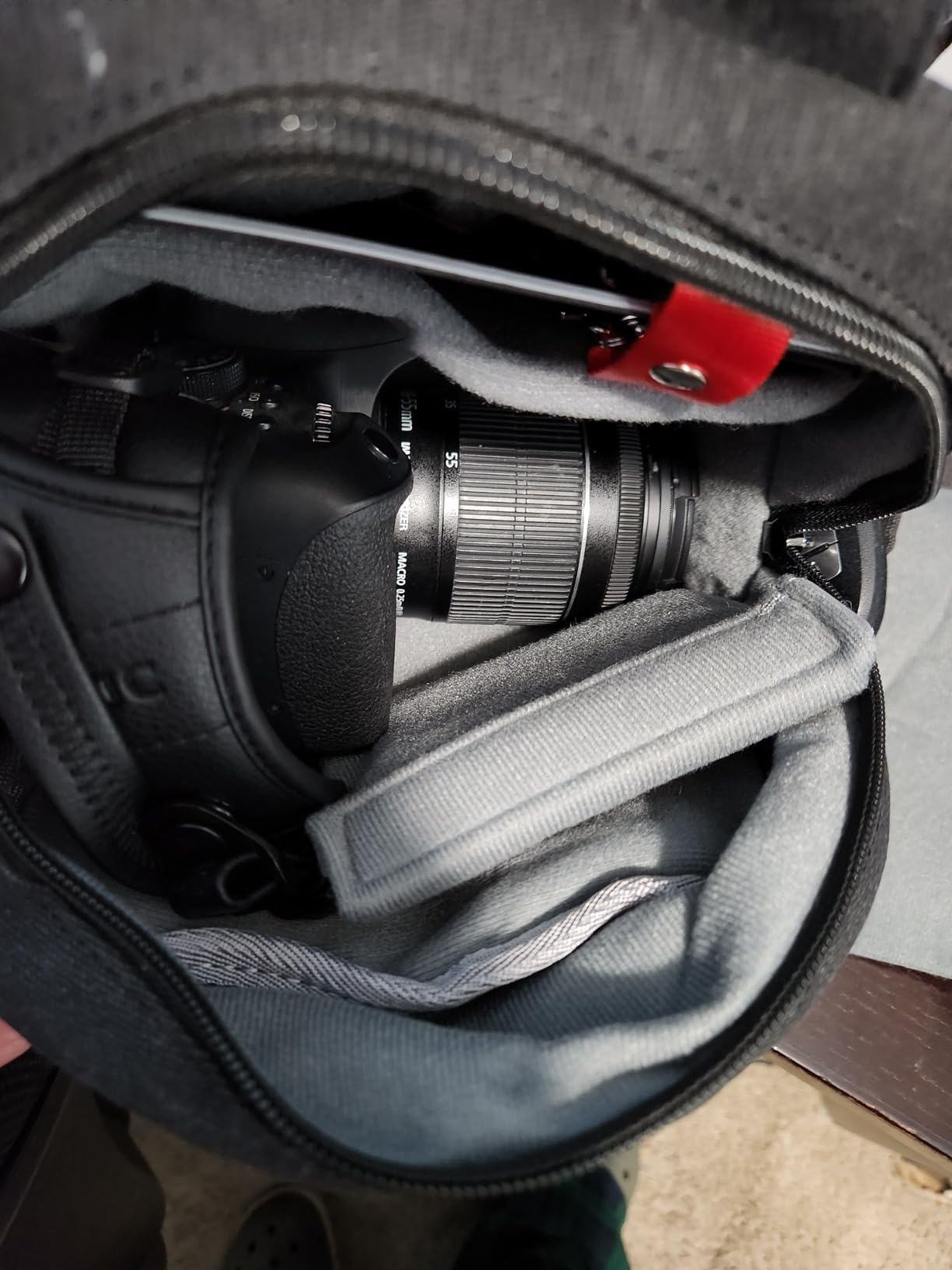 Cwatcun Large Camera Sling Bag, Crossbody Chest Bag with Tripod Holder customer photo 2