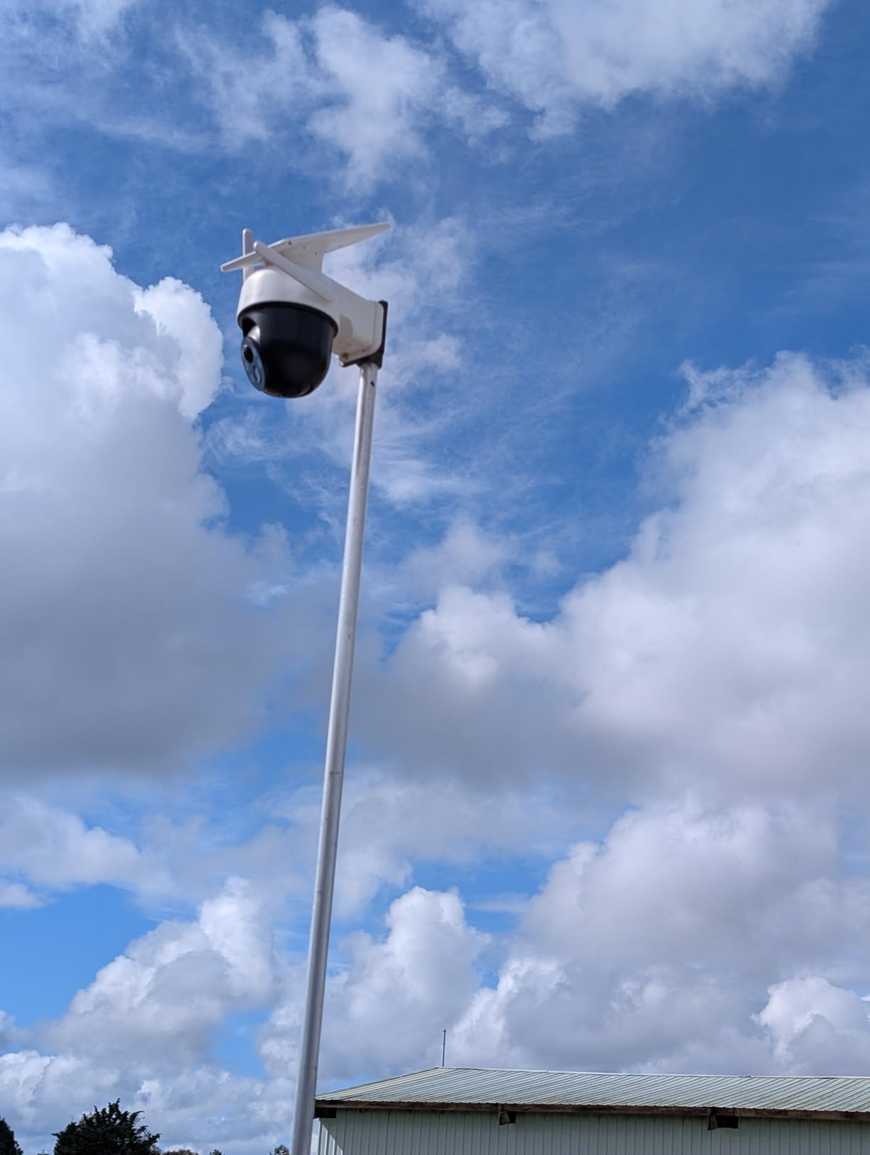aosu Solar Camera Outdoor Wireless for Home Surveillance,Fixed Solar Panel | Easy to Set up,360° Full Coverage,Auto Person Tracking,2K Clarity&Full-Color Night Vision,Two-Way Talk,2.4GHz WiFi only customer photo 1