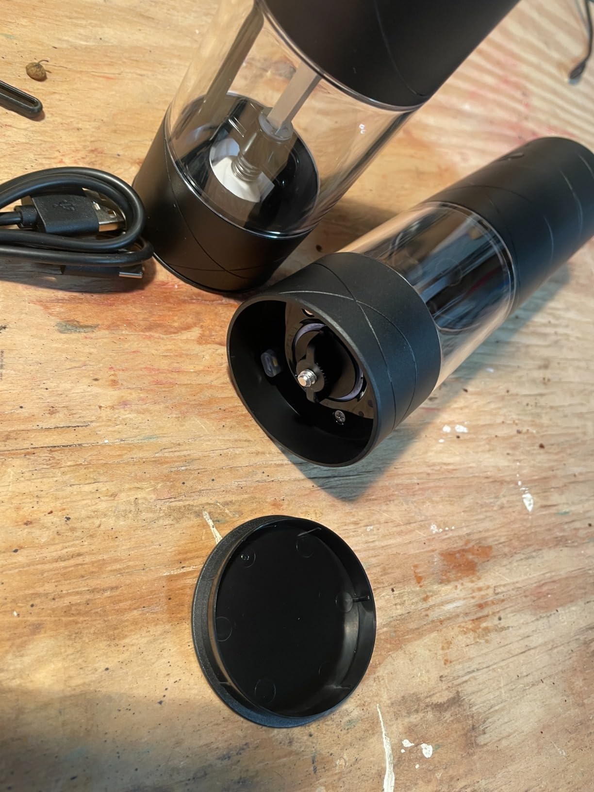 Lidaop Electric Salt and Pepper Grinder Set USB Rechargeable 2Pack, Black customer photo 1