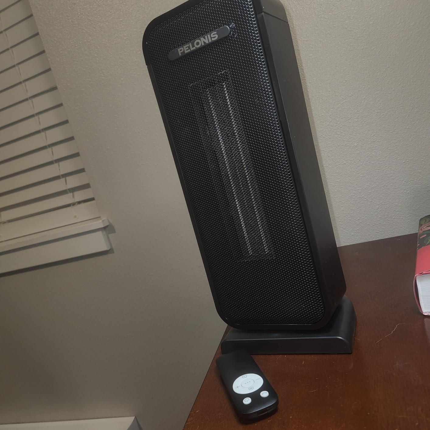 PELONIS 30” Ceramic Tower Space Heater with Adjustable Thermostat for Large Room, 75° Oscillation, Remote Control & 12H Timer, Tip-Over Switch & Overheating Protection, 1500W, PHF15RSAPH30, Black customer photo 1
