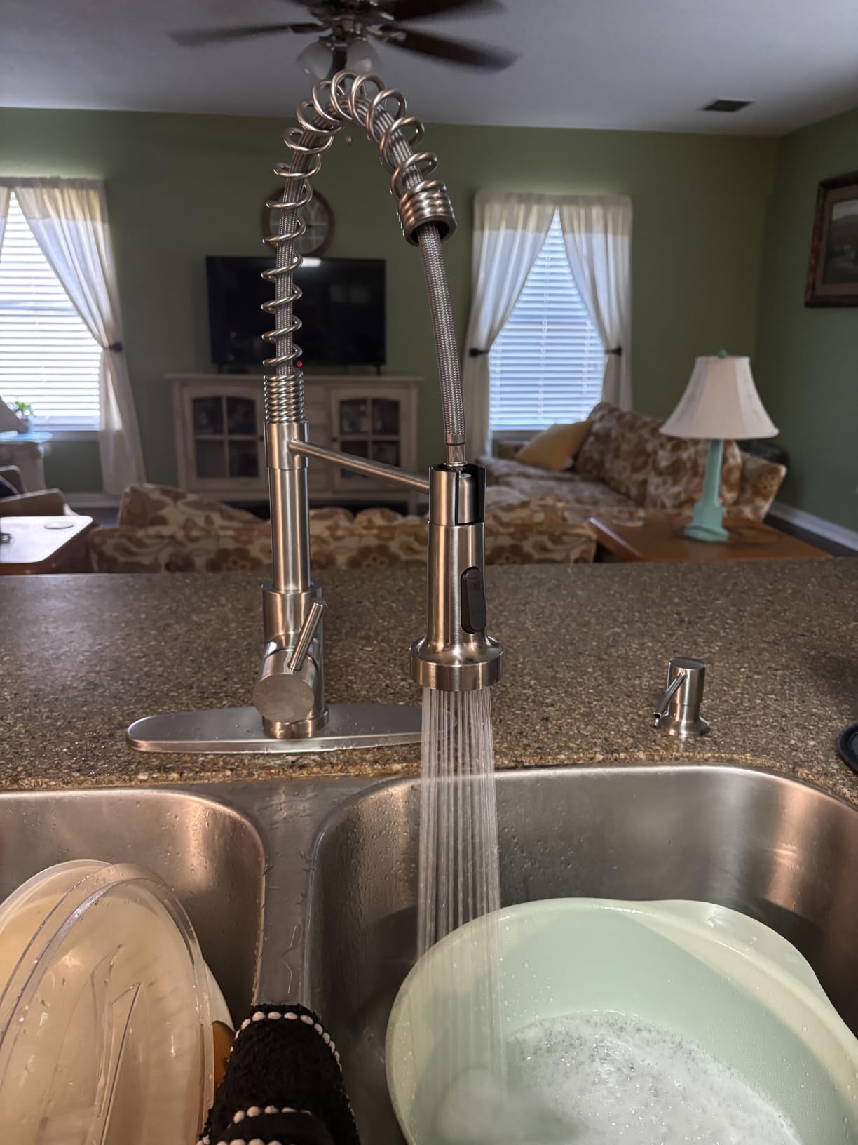 LUFEIDRA Touchless Kitchen Faucet with Pull Down Sprayer-Black Kitchen Faucet with Side Motion Sensor, Smart Hands-Free Spring Kitchen Sink Faucet for Modern Rv Outdoor Laundry Bar Sink, Matte Black customer photo 2