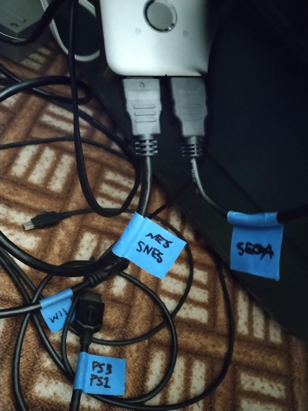 Anker HDMI Switch, 2 in 1 Out HDMI Switcher, Monitor Switch with 4K@60Hz customer photo 2