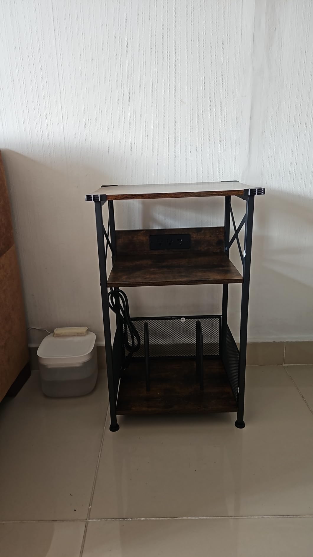 AMHANCIBLE Record Player Stand with Charging Station, Vinyl Record Storage customer photo 2