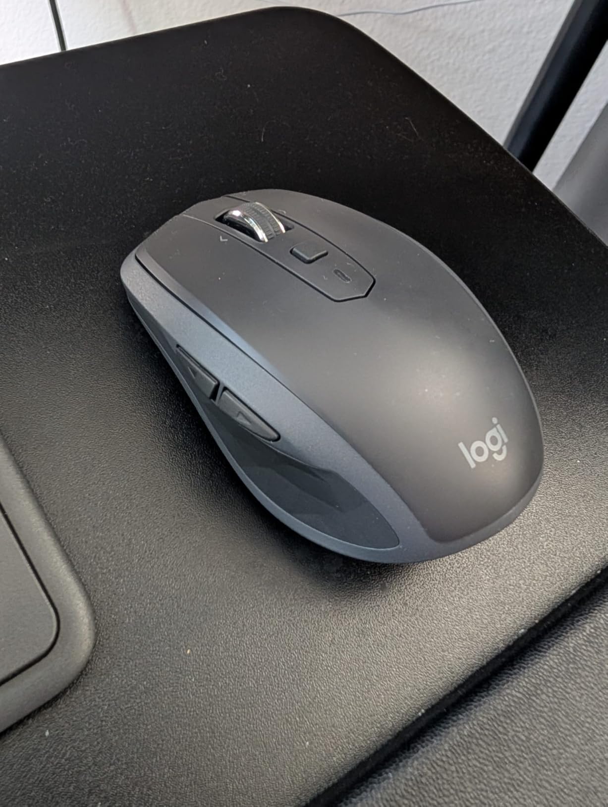 Logitech MX Anywhere 2S Bluetooth Edition Compact Wireless Mouse customer photo 2